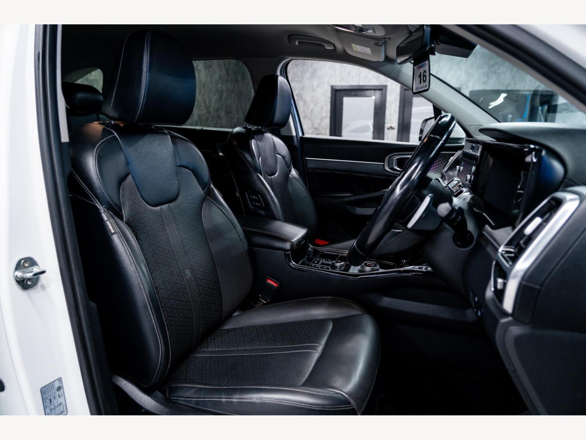 2020 Kia Sorento image 32