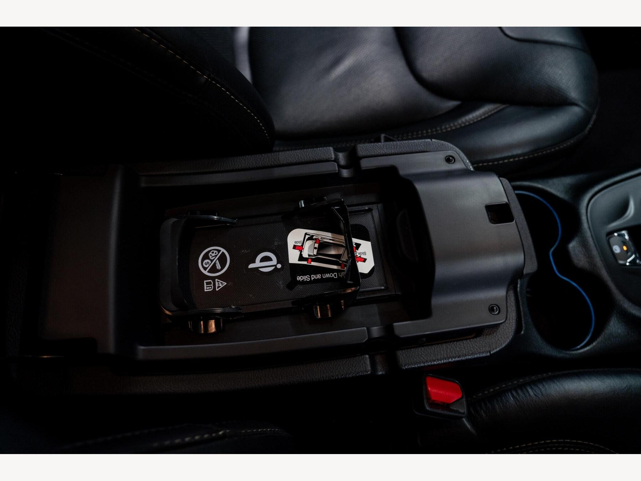 2017 Jeep Cherokee image 32