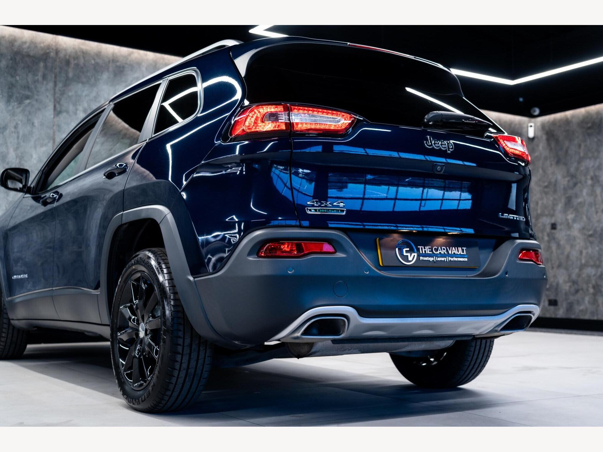 2017 Jeep Cherokee image 12