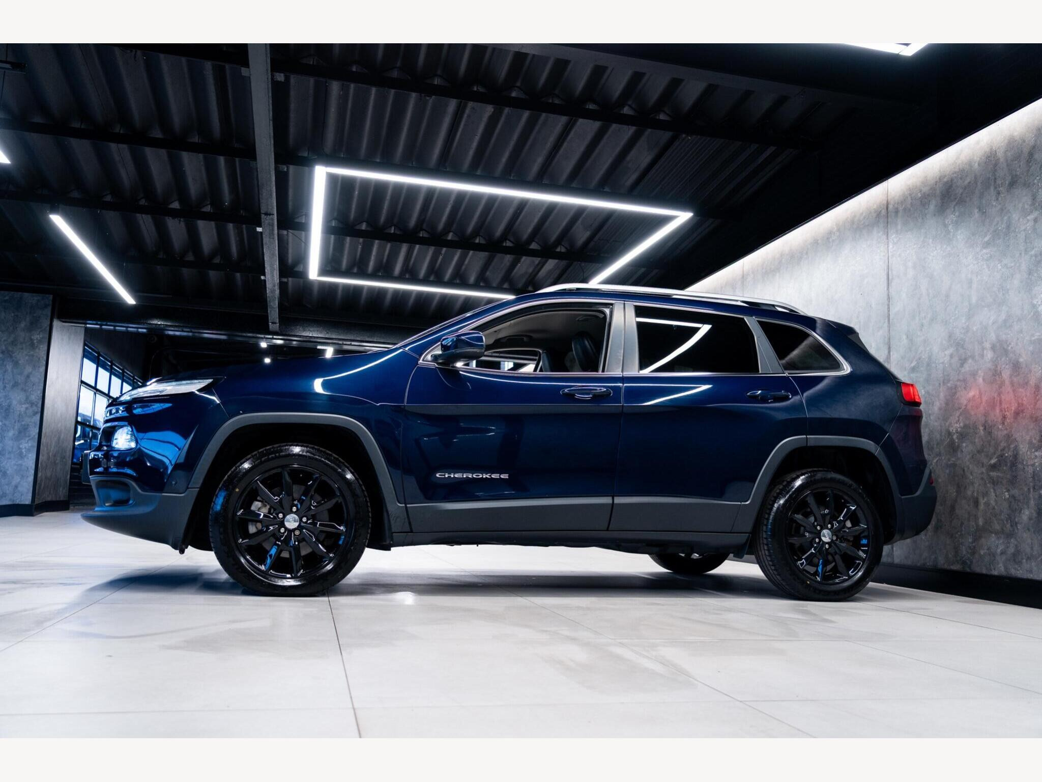 2017 Jeep Cherokee image 8
