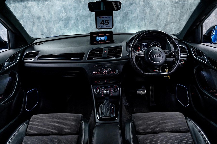 Audi Q3 photo 2