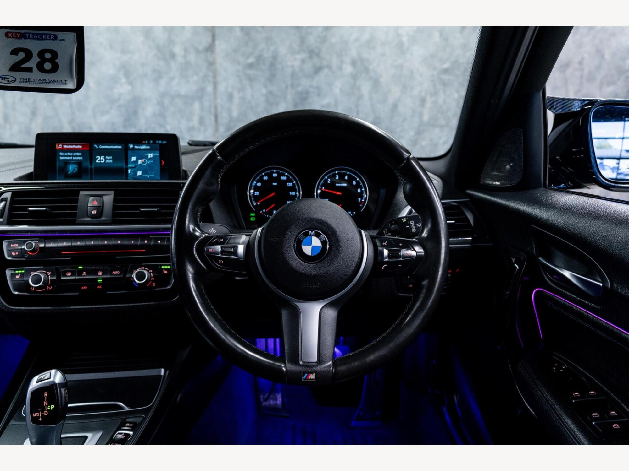 2019 BMW 1 Series image 2