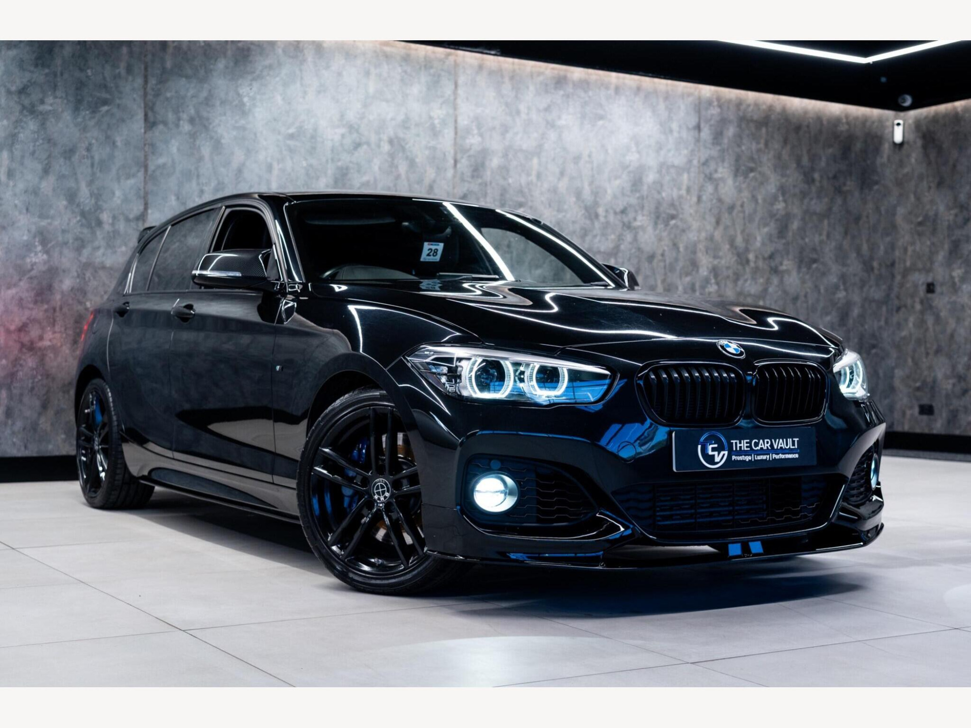 2019 BMW 1 Series image 1