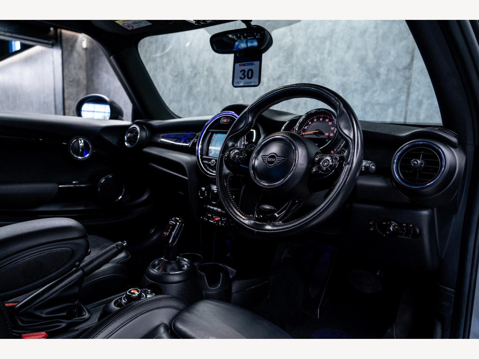 2019 MINI Hatch image 2