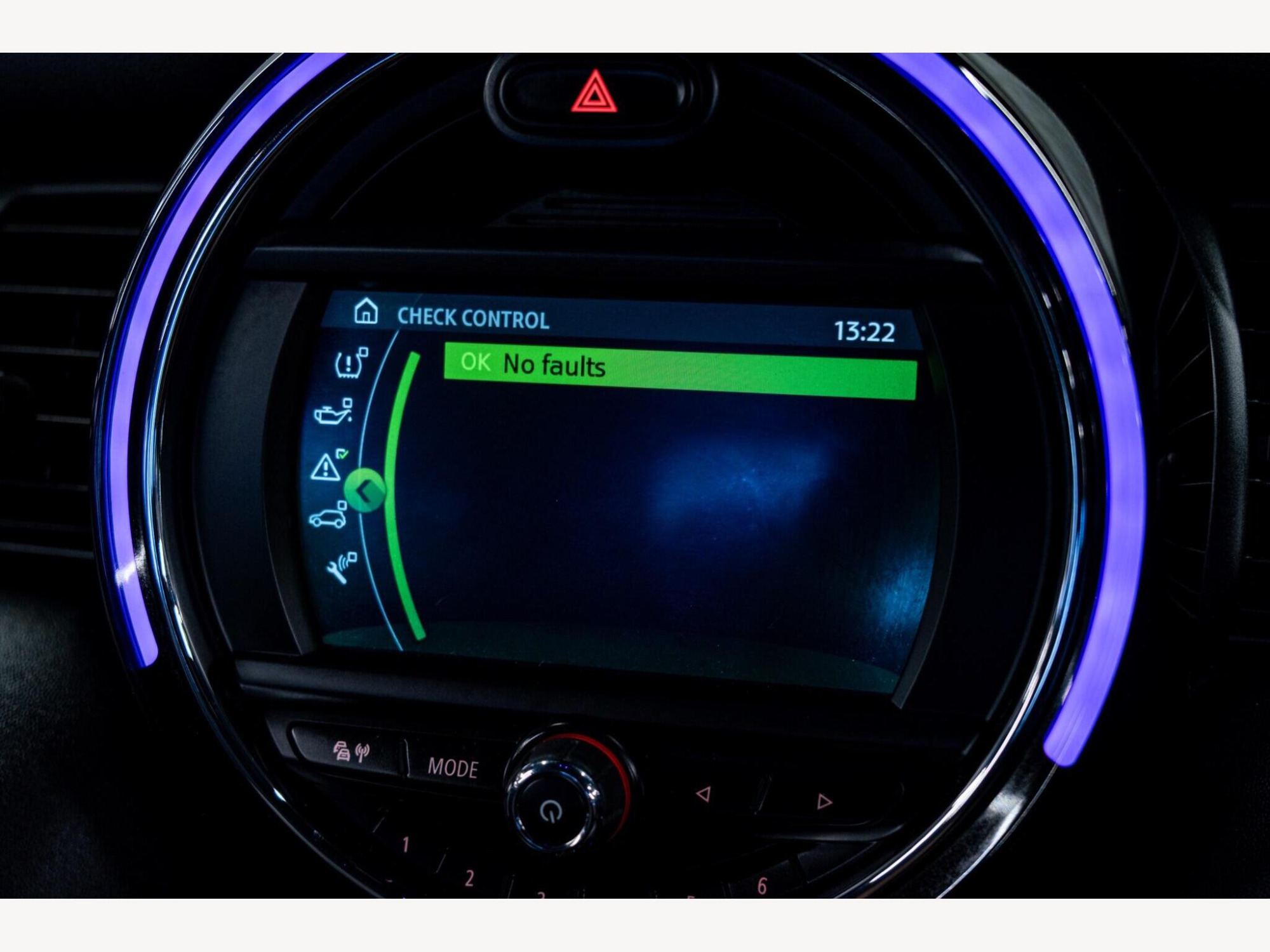 2019 MINI Hatch image 20
