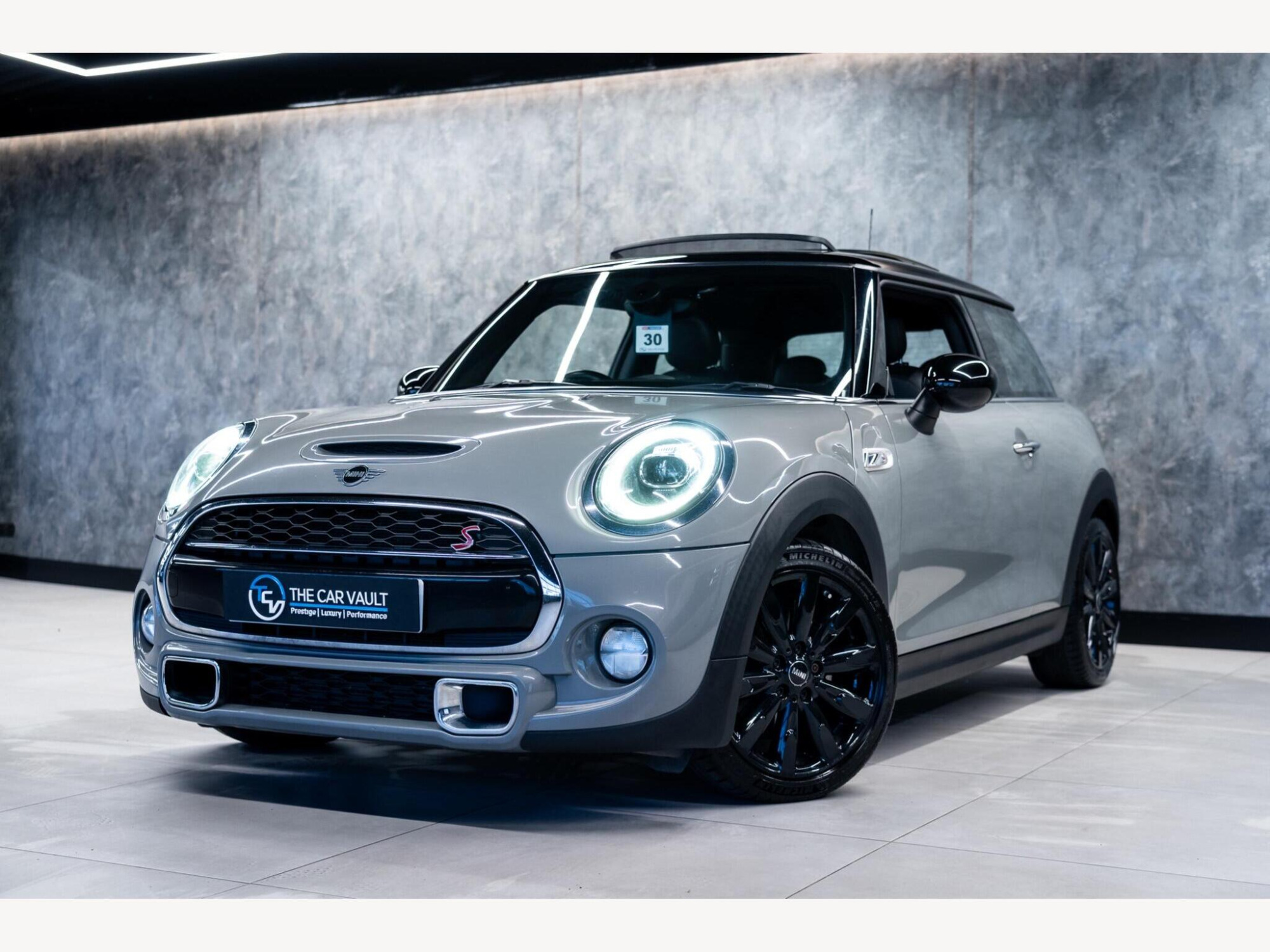 2019 MINI Hatch image 5