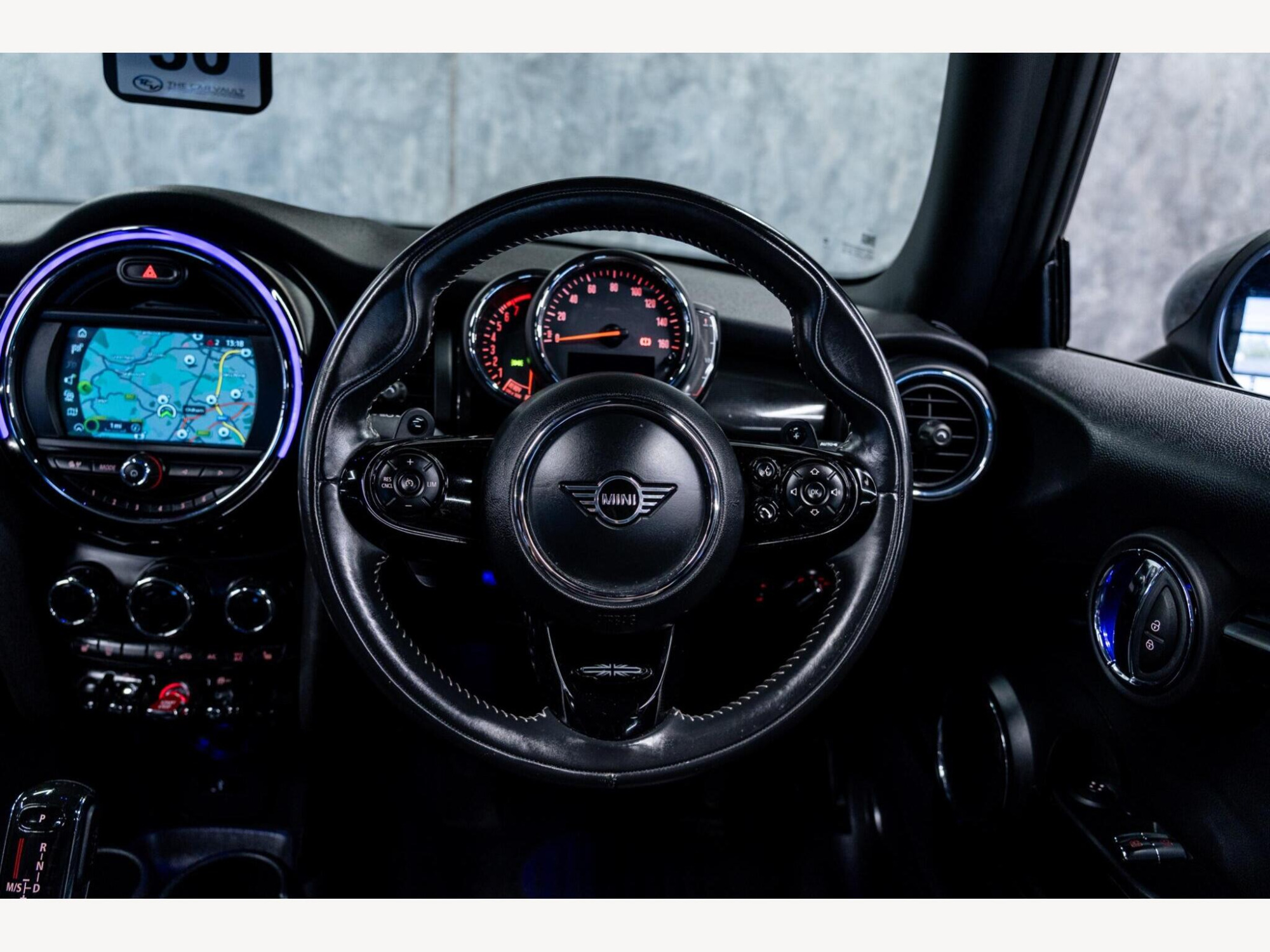 2019 MINI Hatch image 15