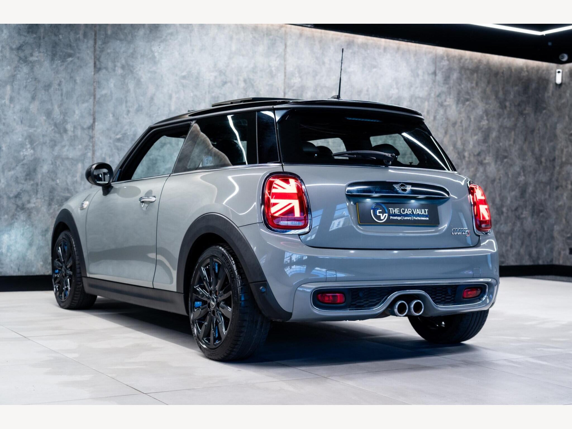 2019 MINI Hatch image 6
