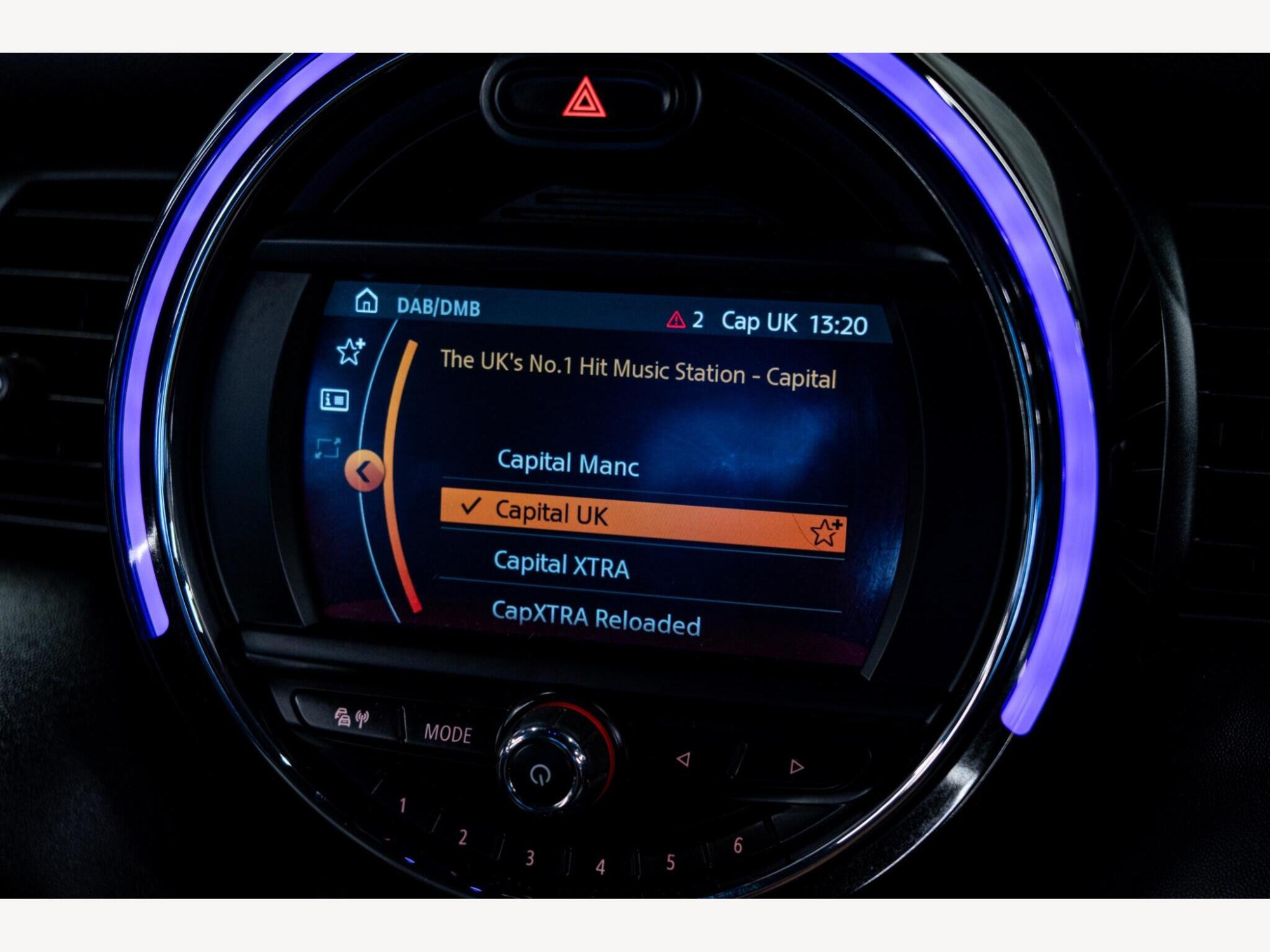 2019 MINI Hatch image 24