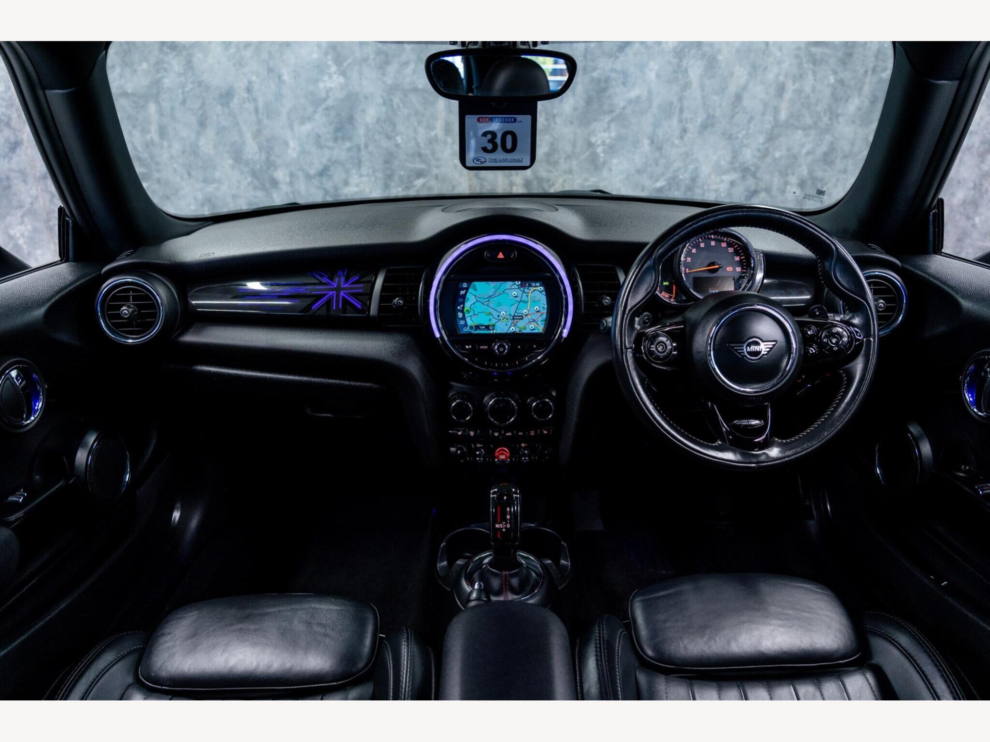 2019 MINI Hatch image 17