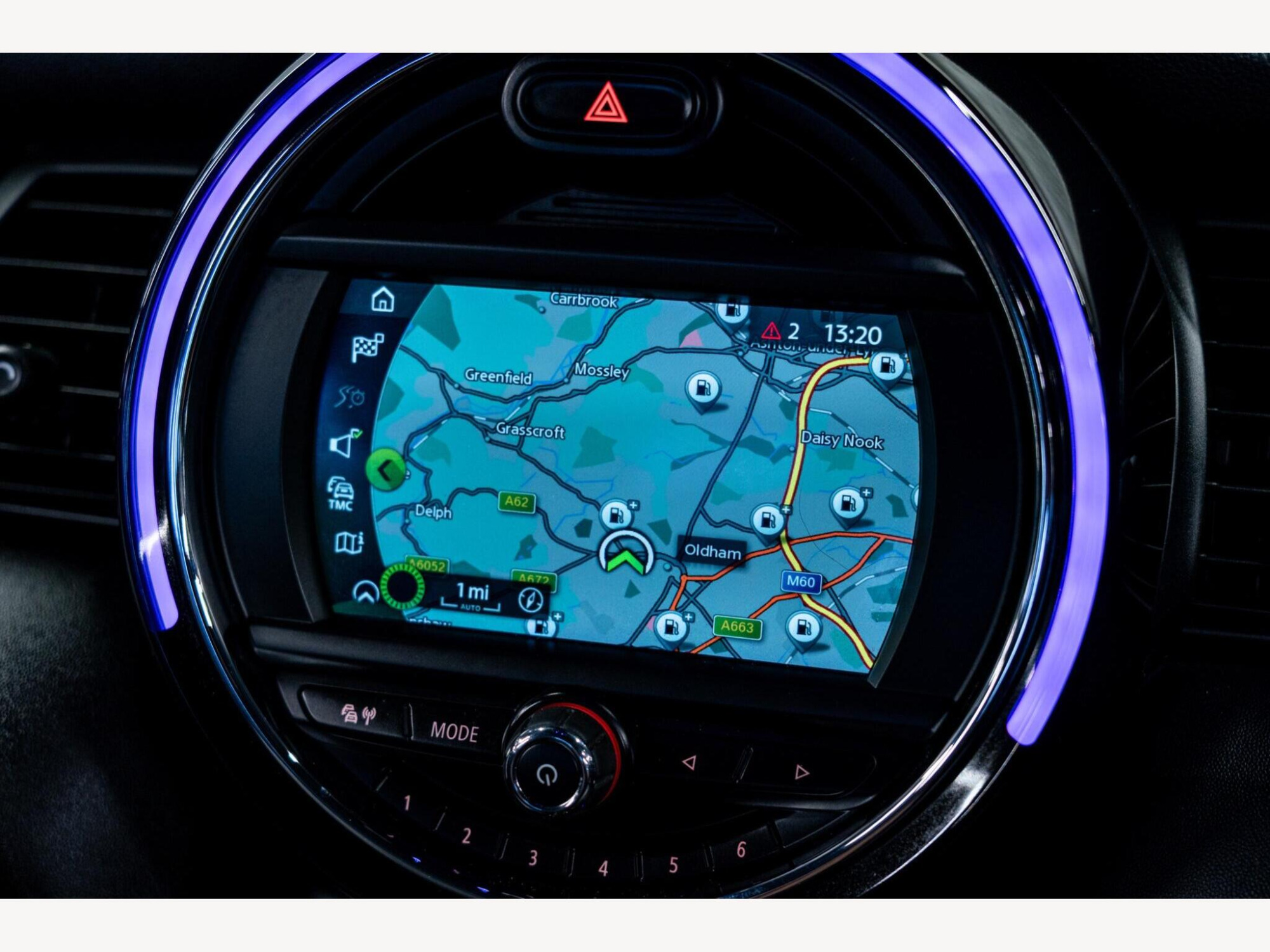 2019 MINI Hatch image 18