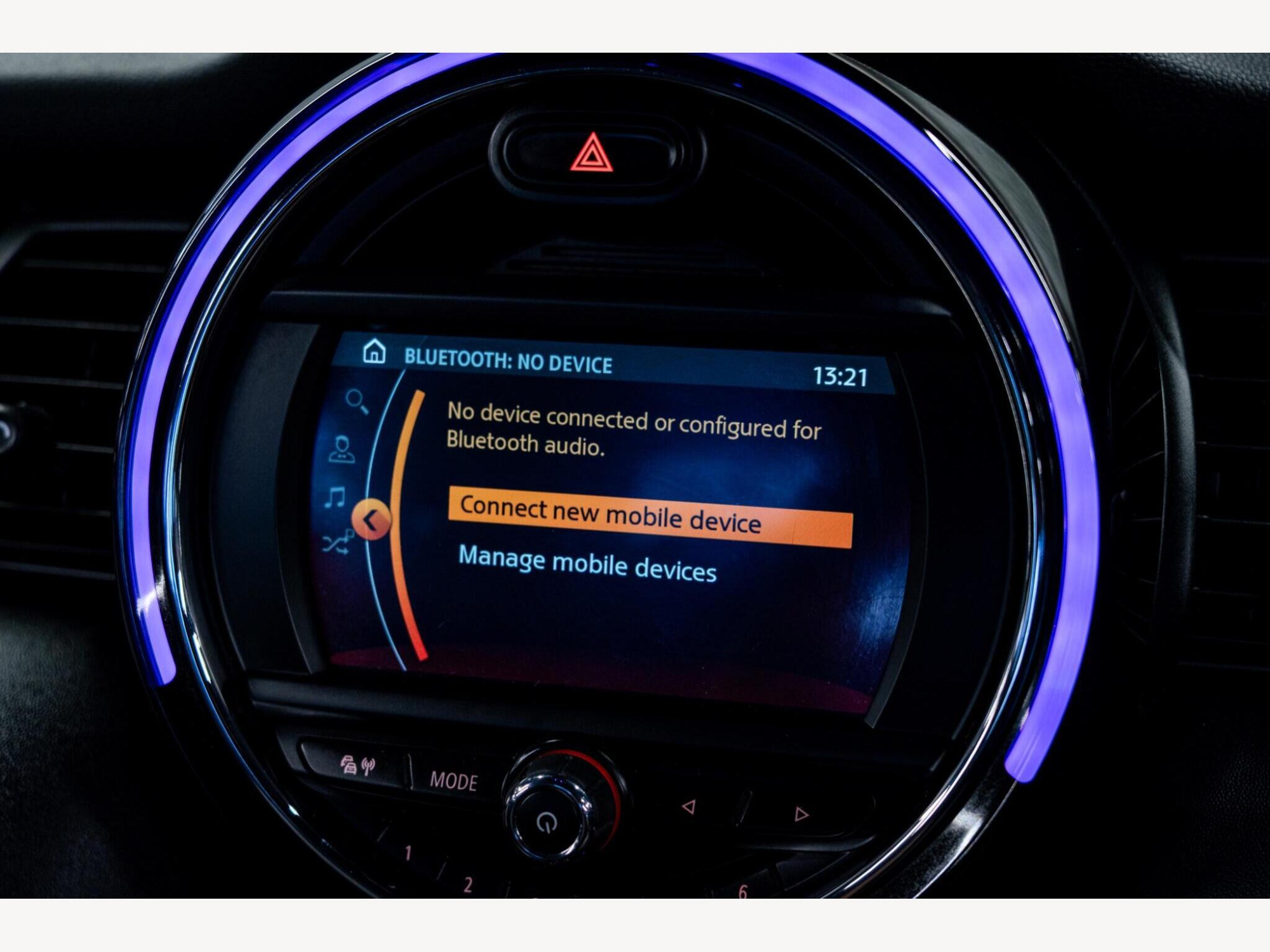 2019 MINI Hatch image 22