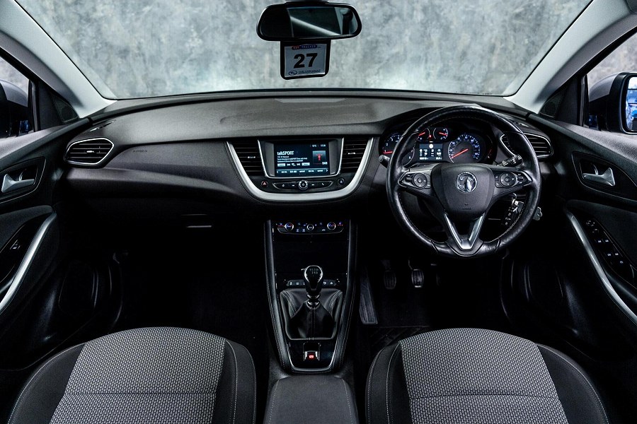 Vauxhall Grandland X photo 2