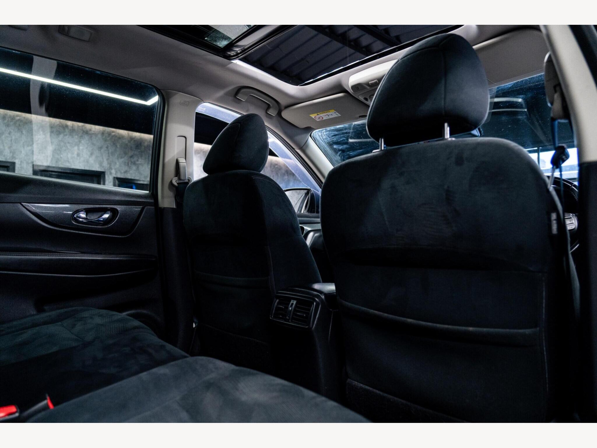 2015 Nissan X-Trail image 31