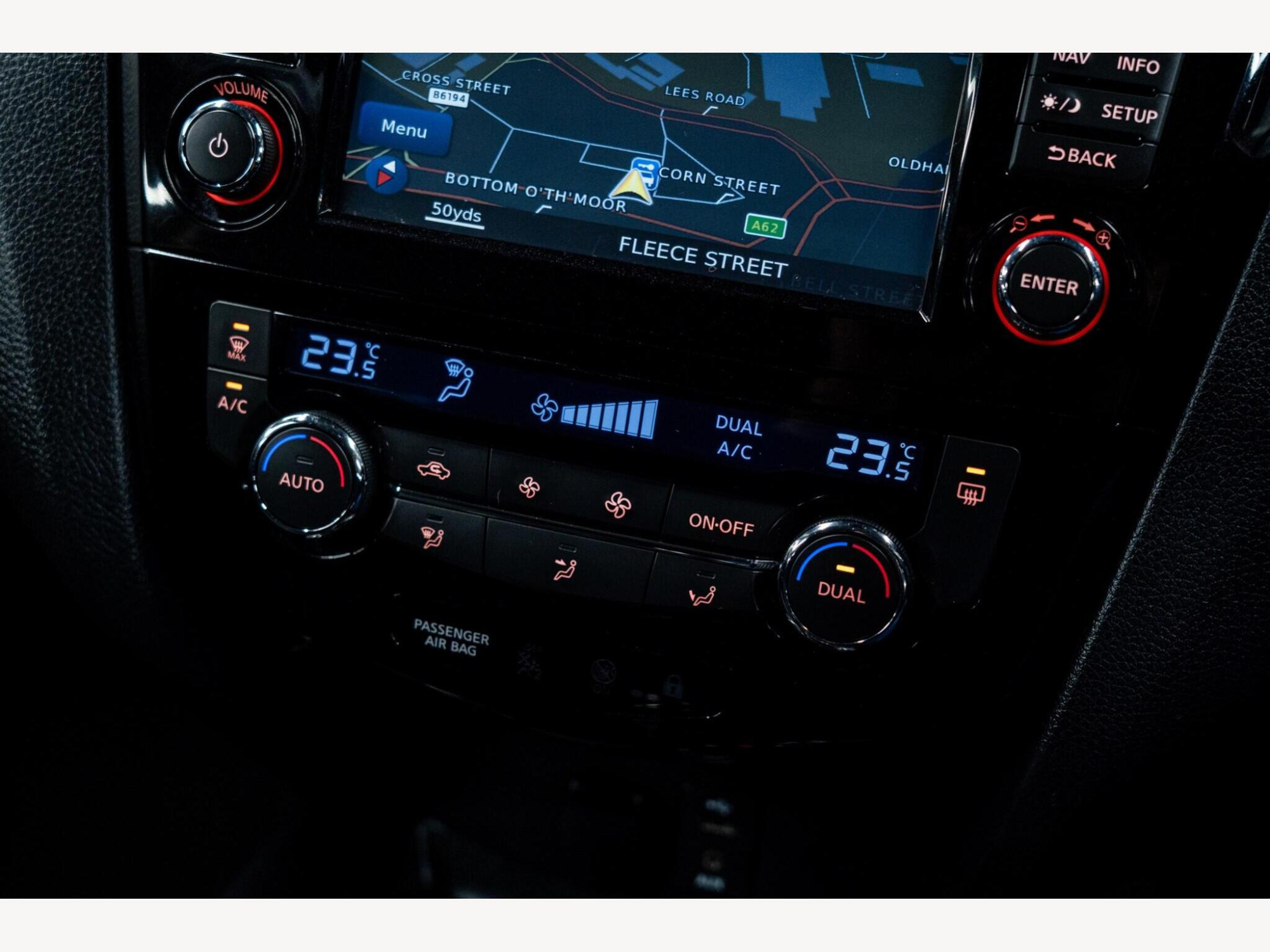 2015 Nissan X-Trail image 25