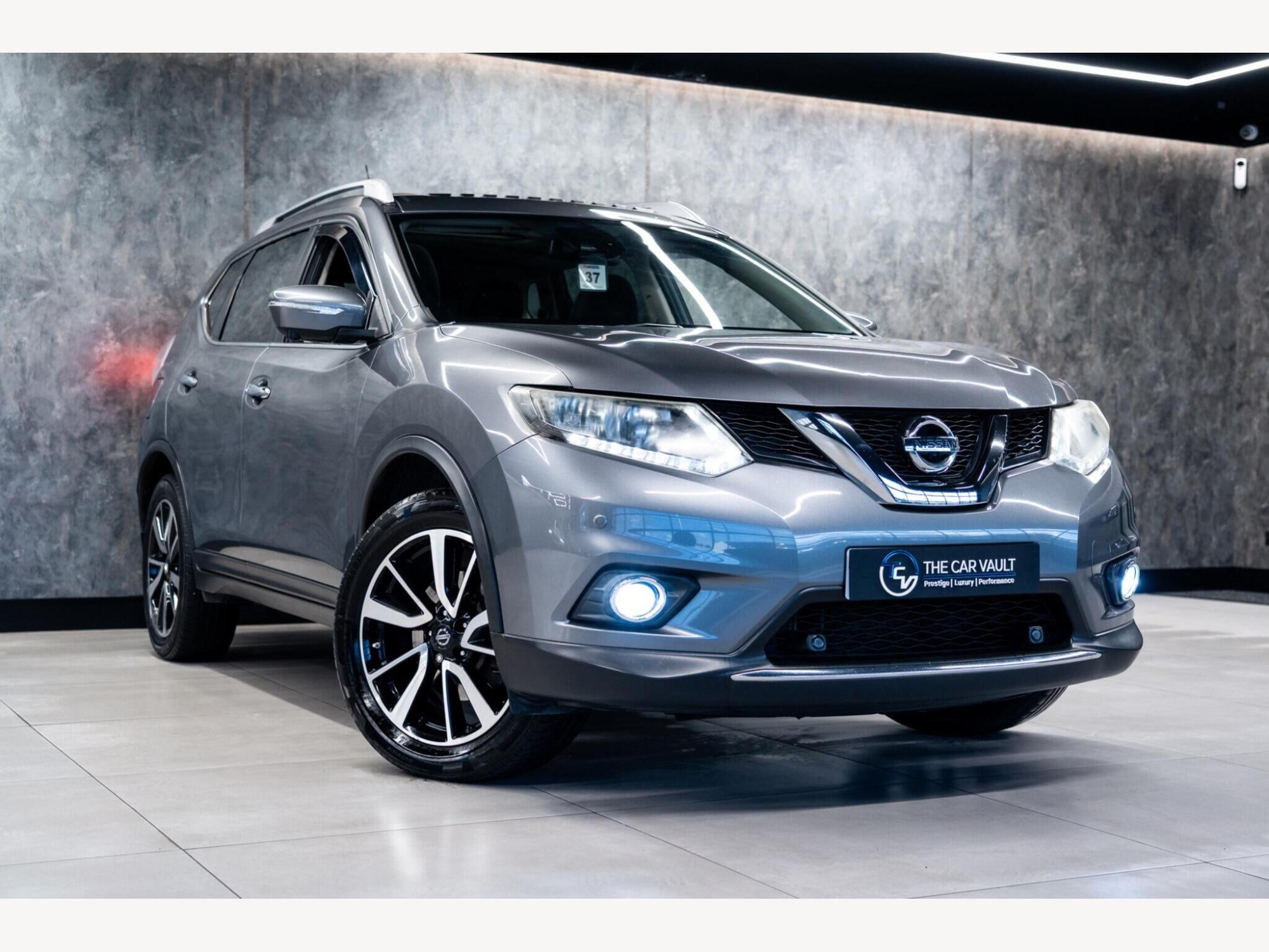 2015 Nissan X-Trail image 1