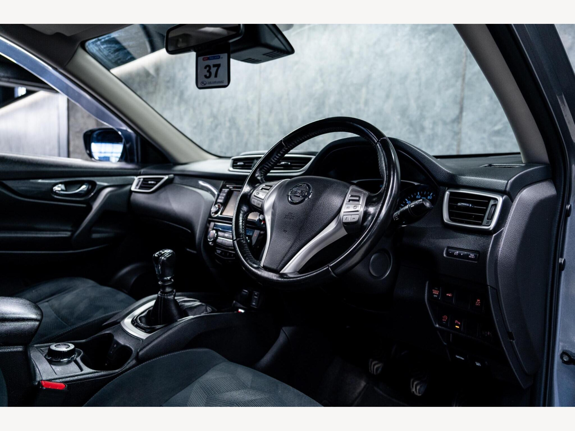 2015 Nissan X-Trail image 15