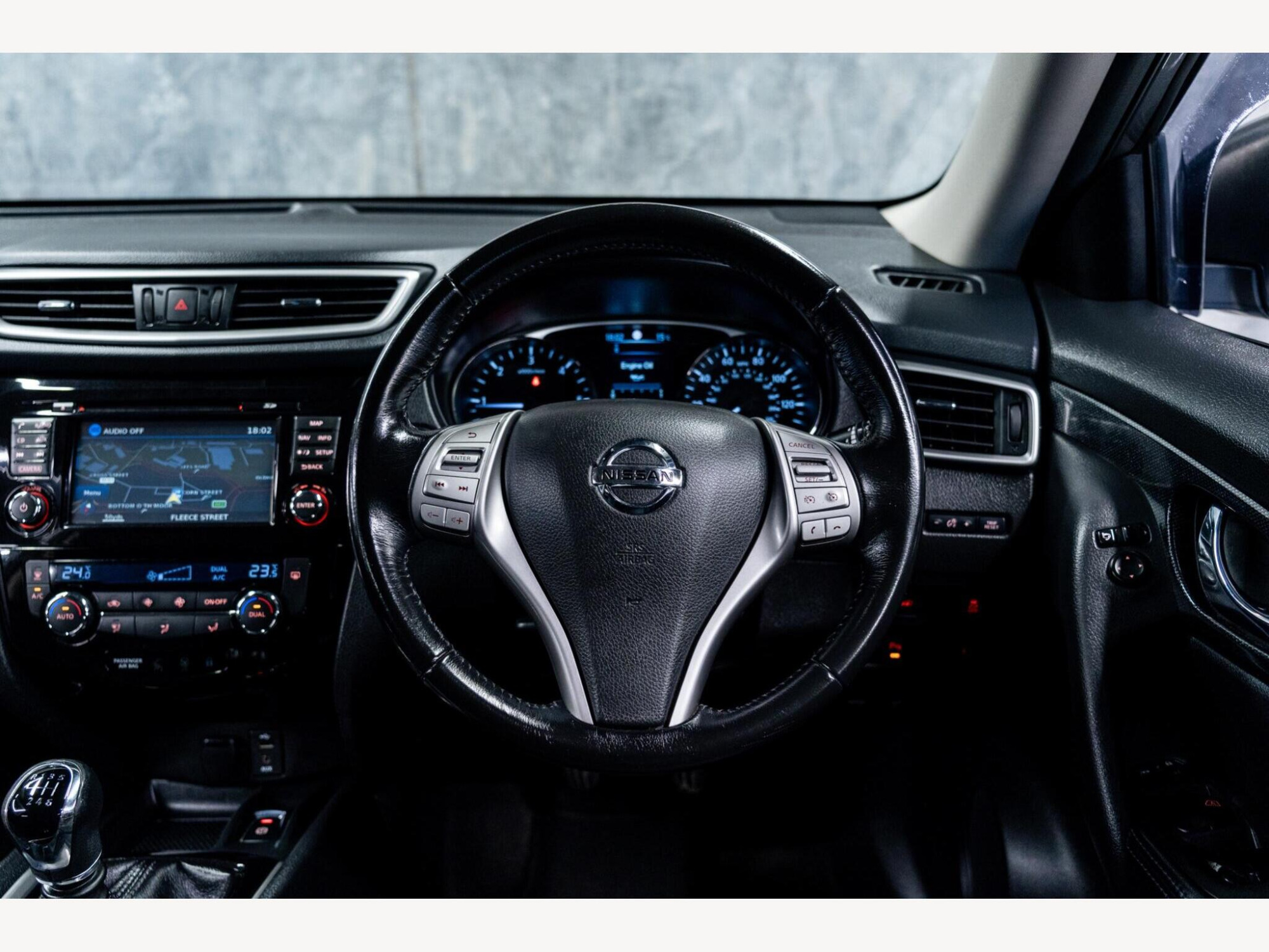 2015 Nissan X-Trail image 16