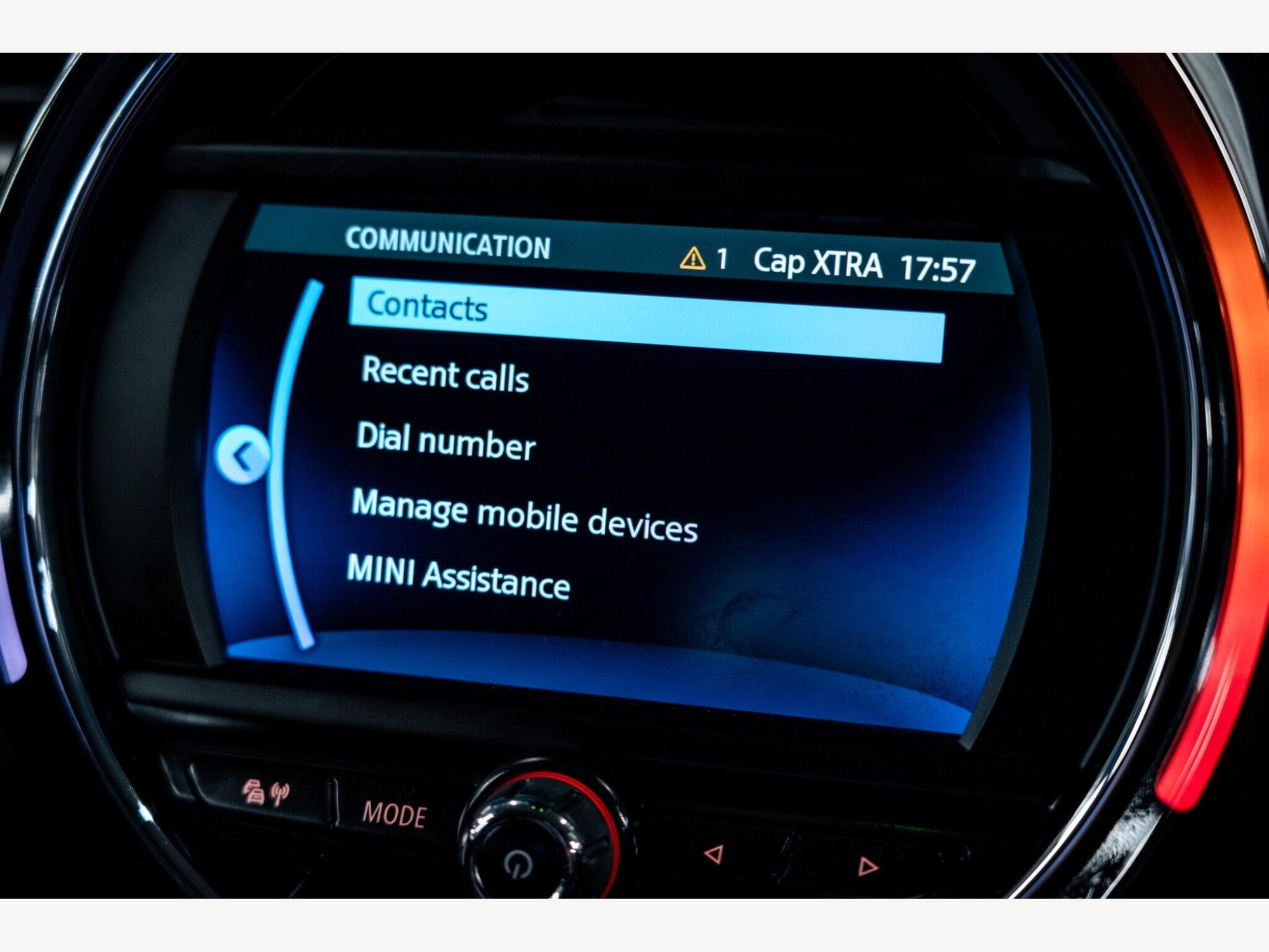 2019 MINI Hatch image 23