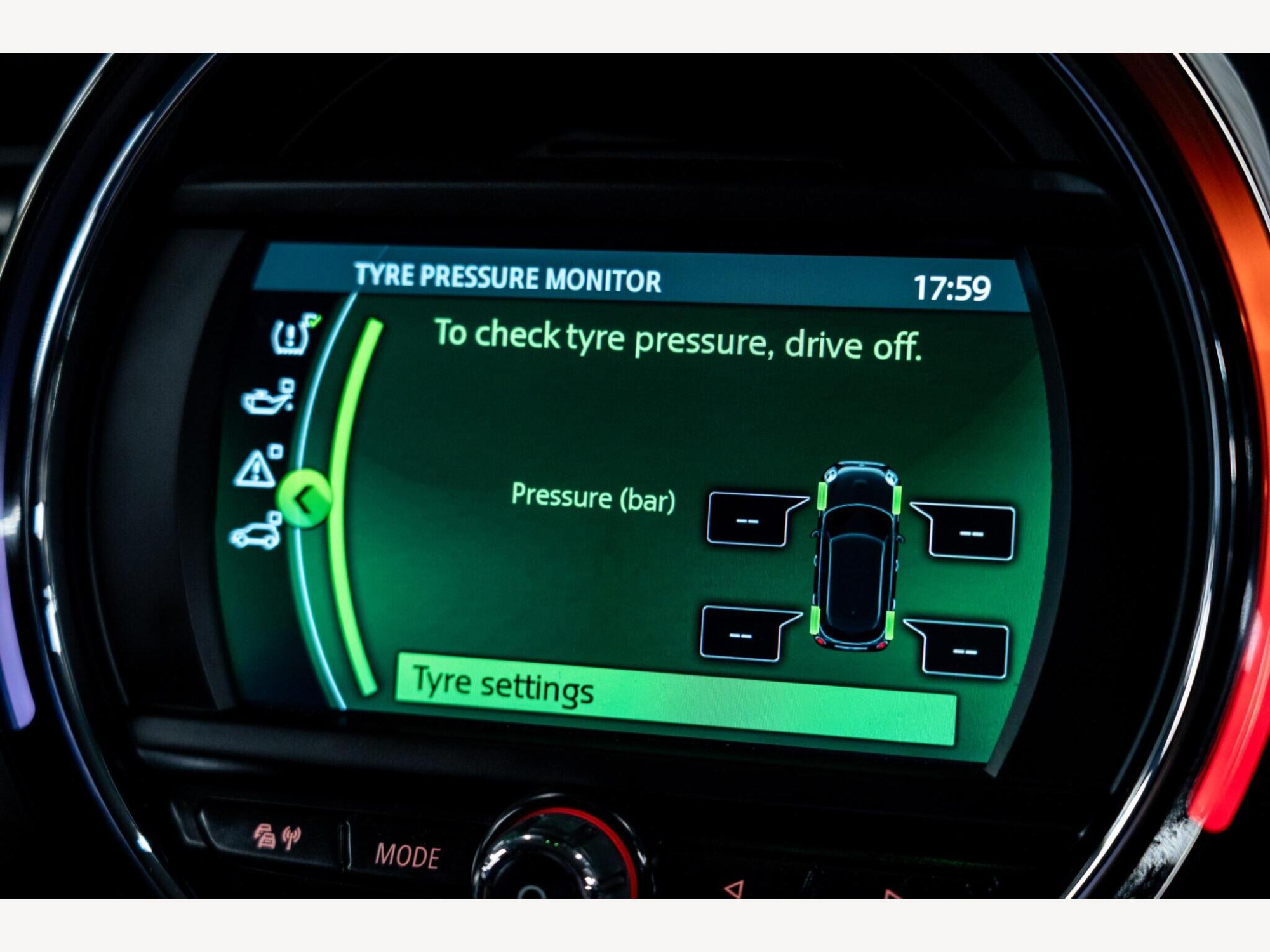 2019 MINI Hatch image 20