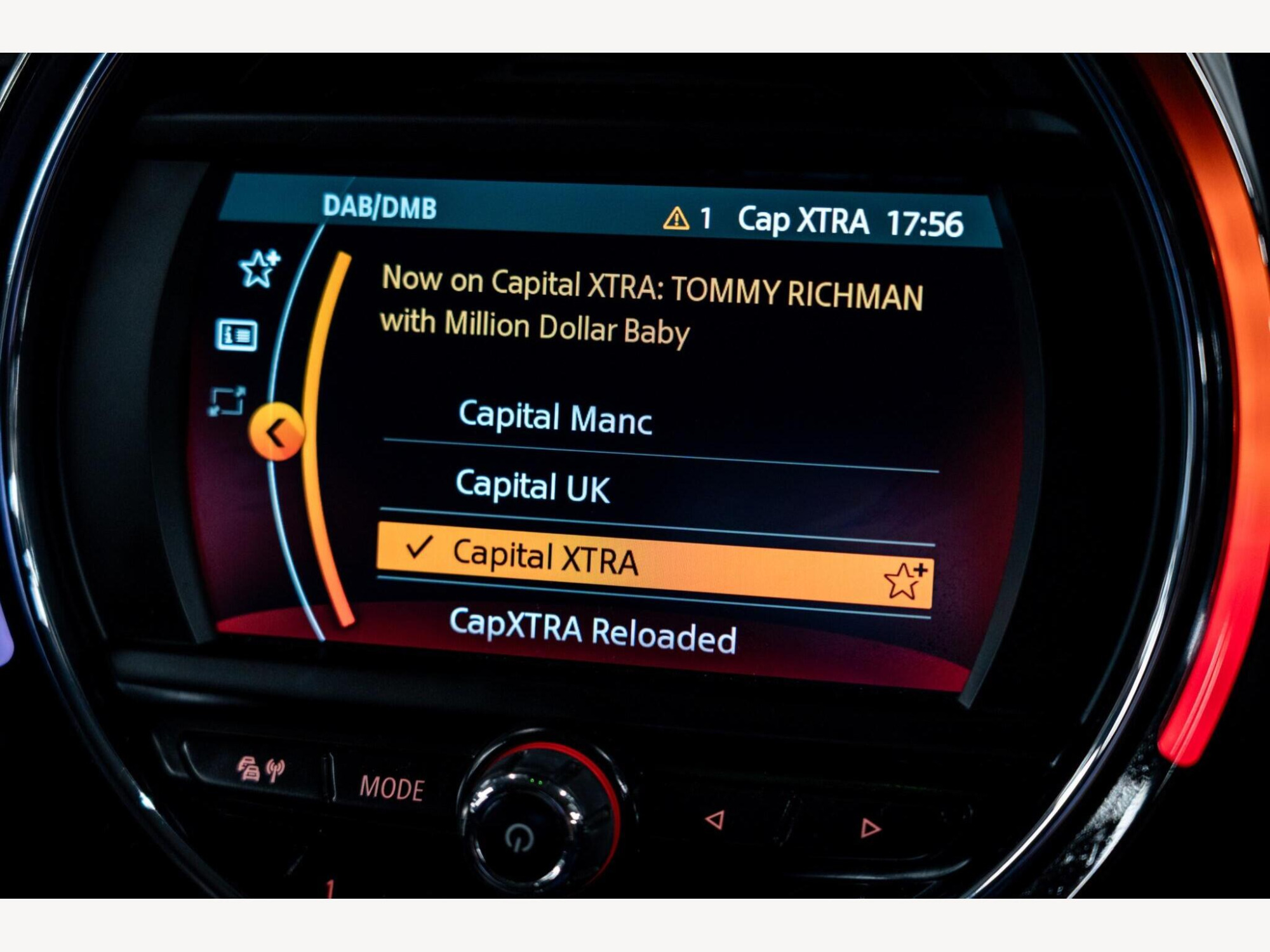 2019 MINI Hatch image 22