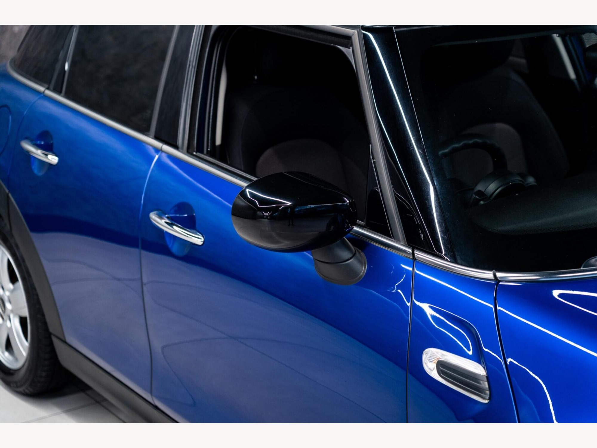 2019 MINI Hatch image 10