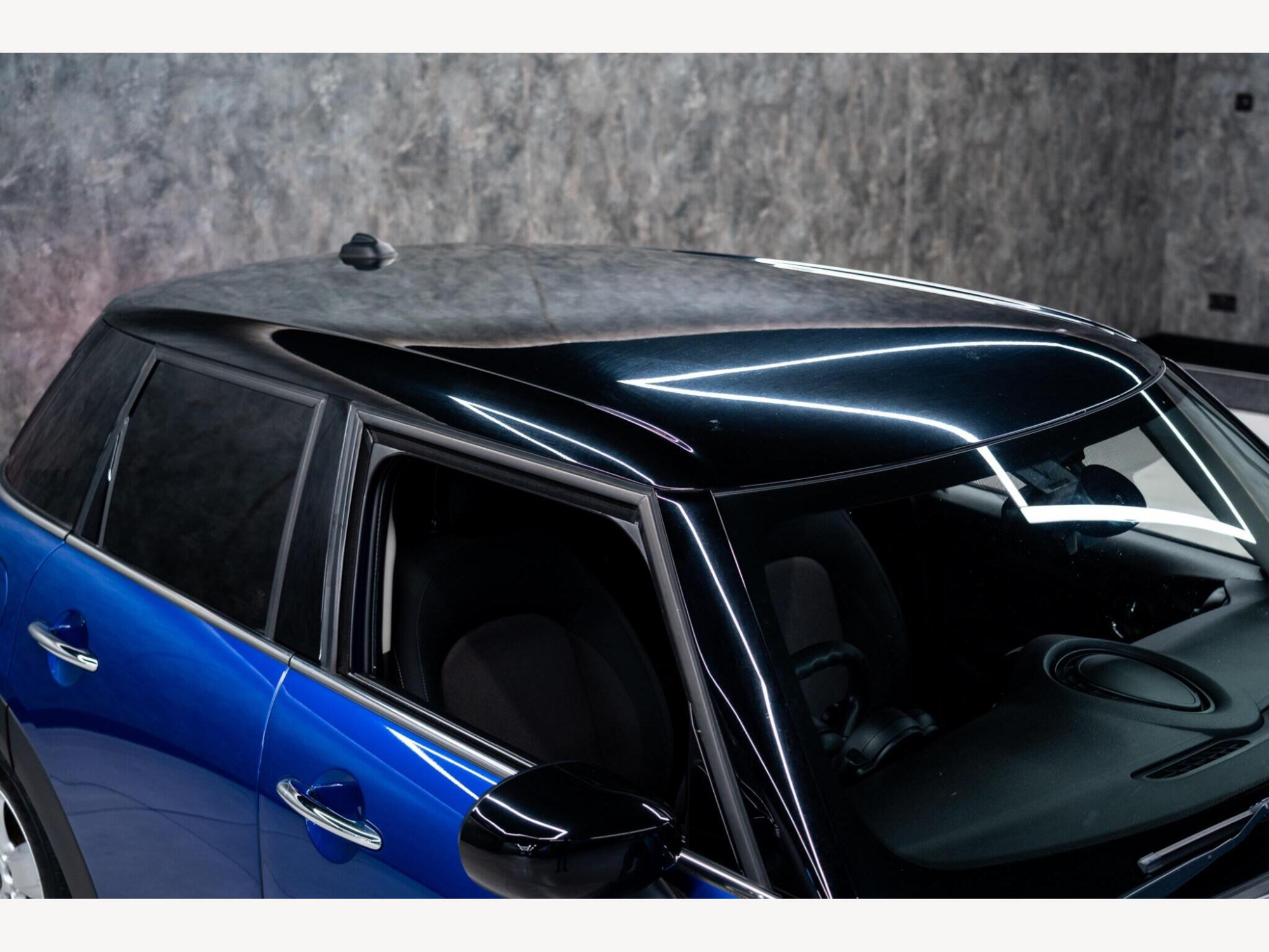 2019 MINI Hatch image 9