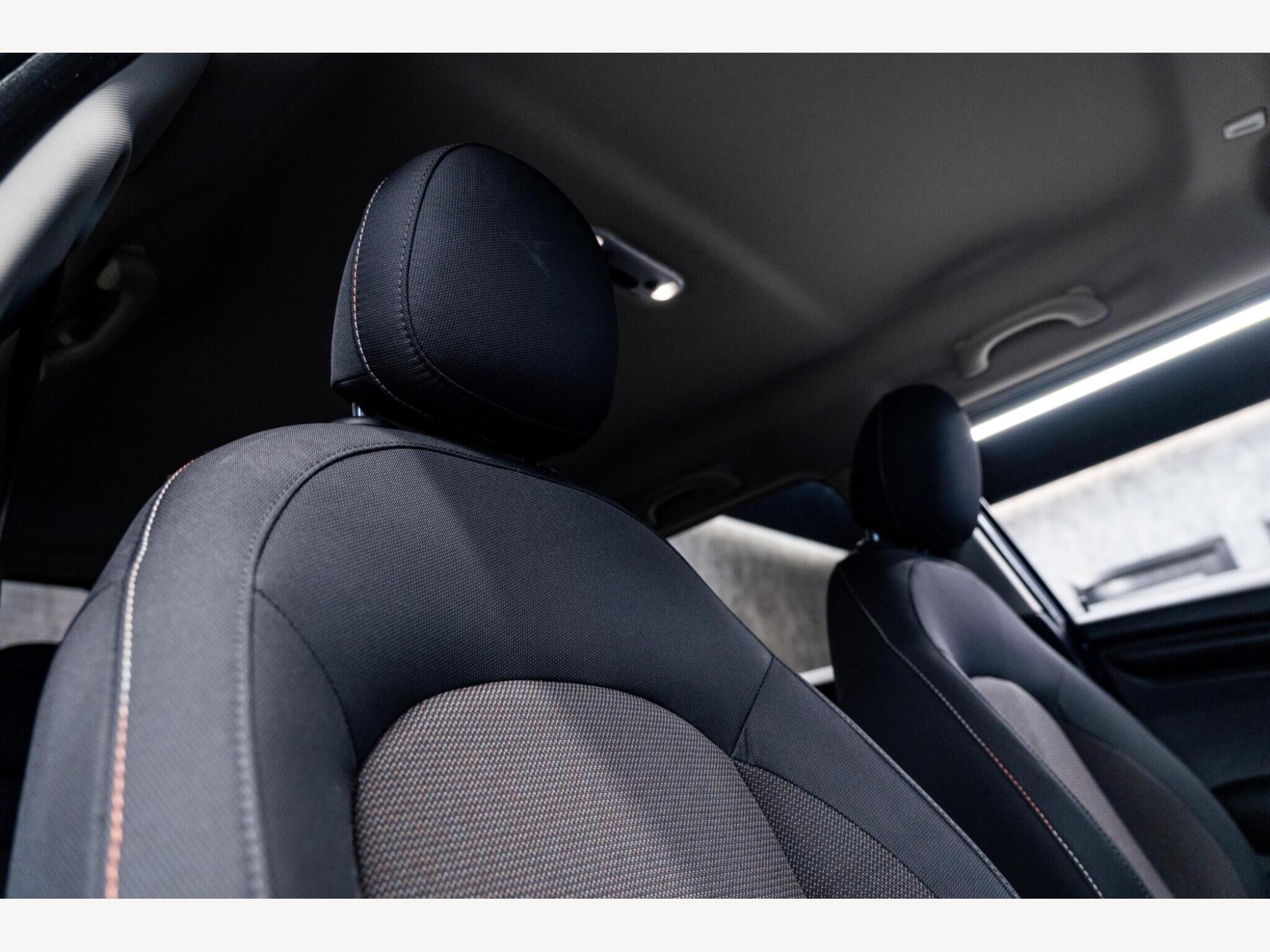 2019 MINI Hatch image 31