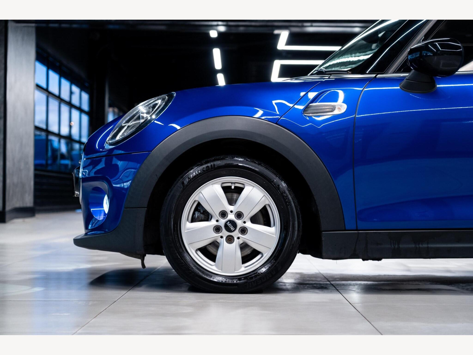 2019 MINI Hatch image 13