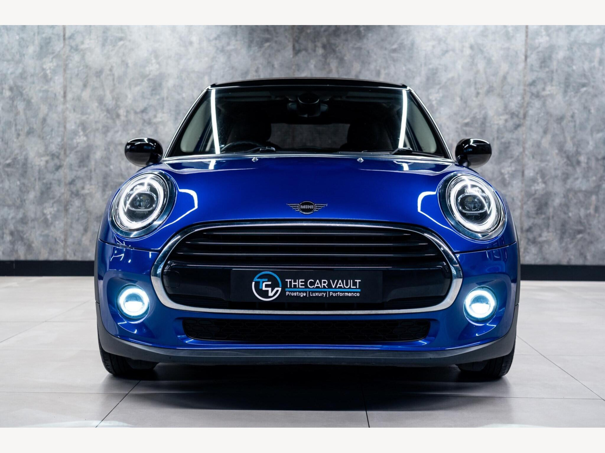 2019 MINI Hatch image 2