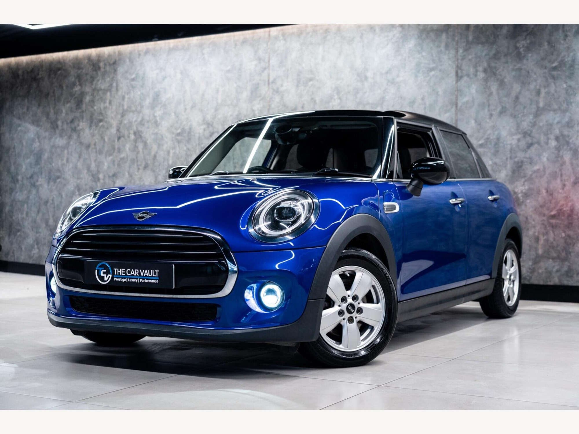 2019 MINI Hatch image 3