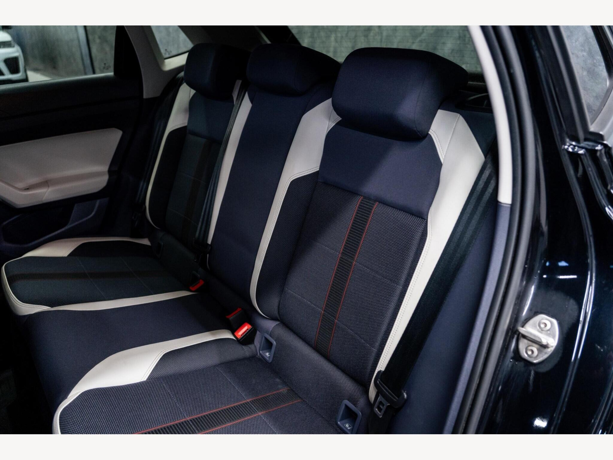 2018 Volkswagen Polo image 38