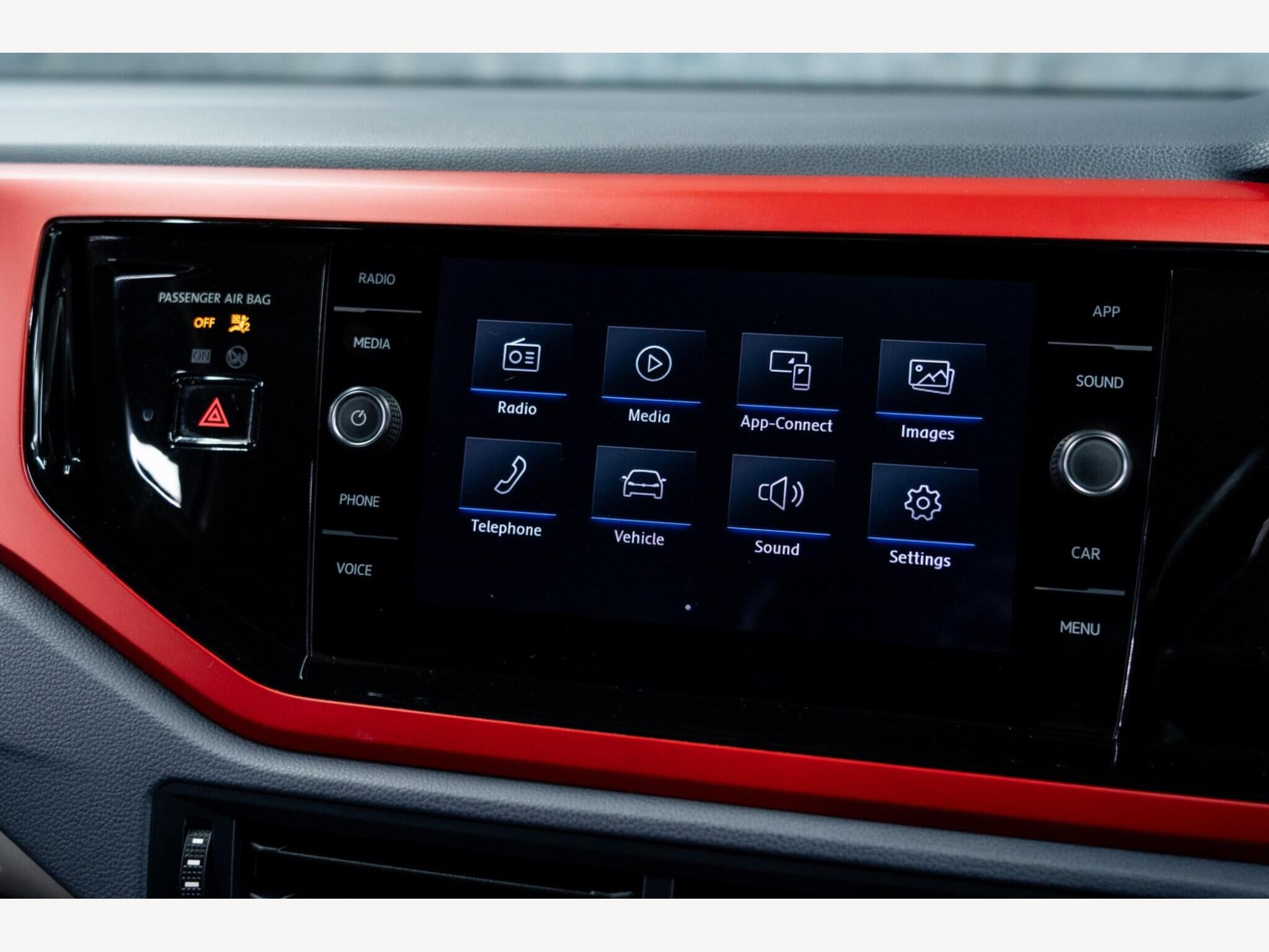 2018 Volkswagen Polo image 25