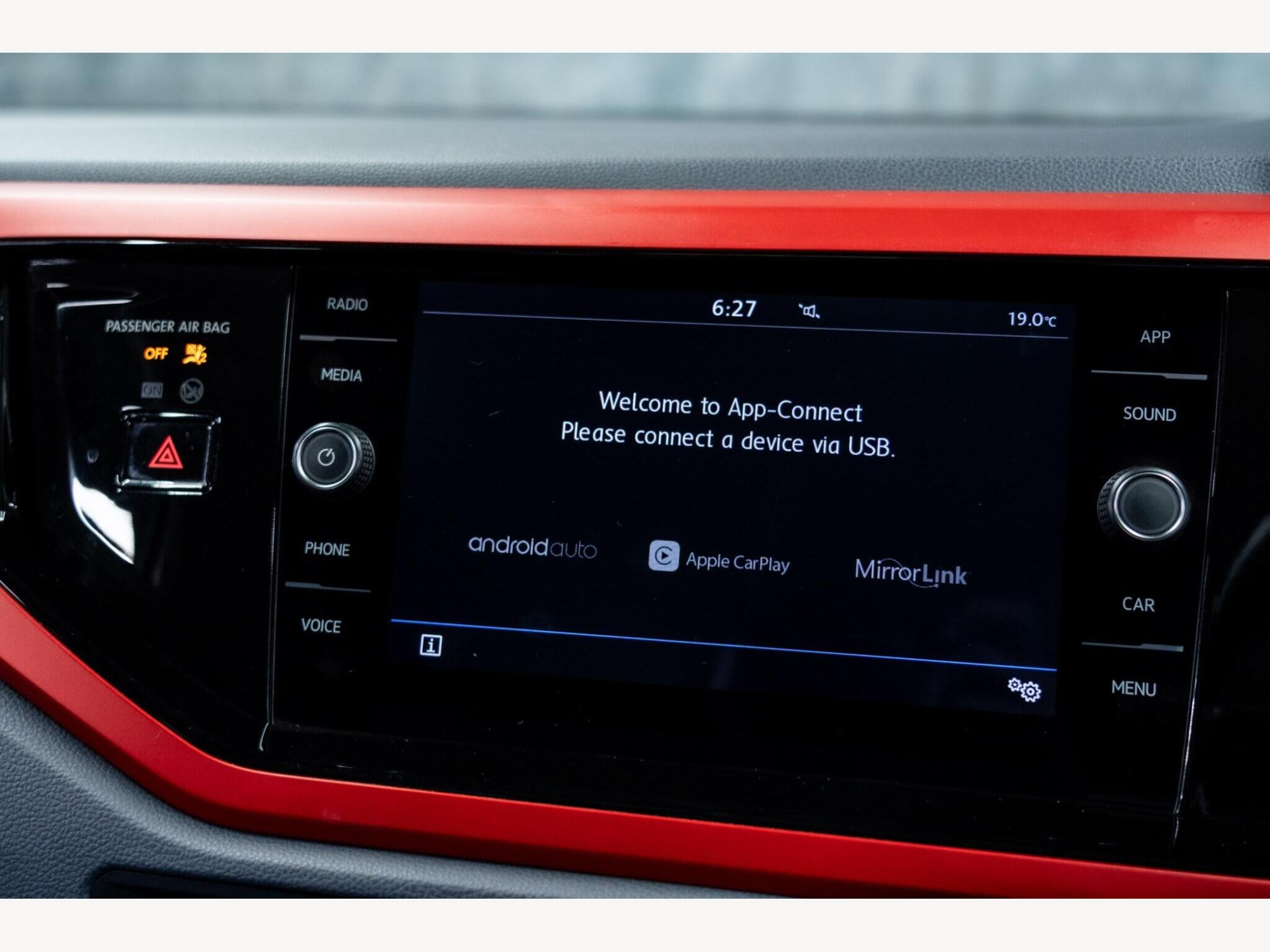 2018 Volkswagen Polo image 18