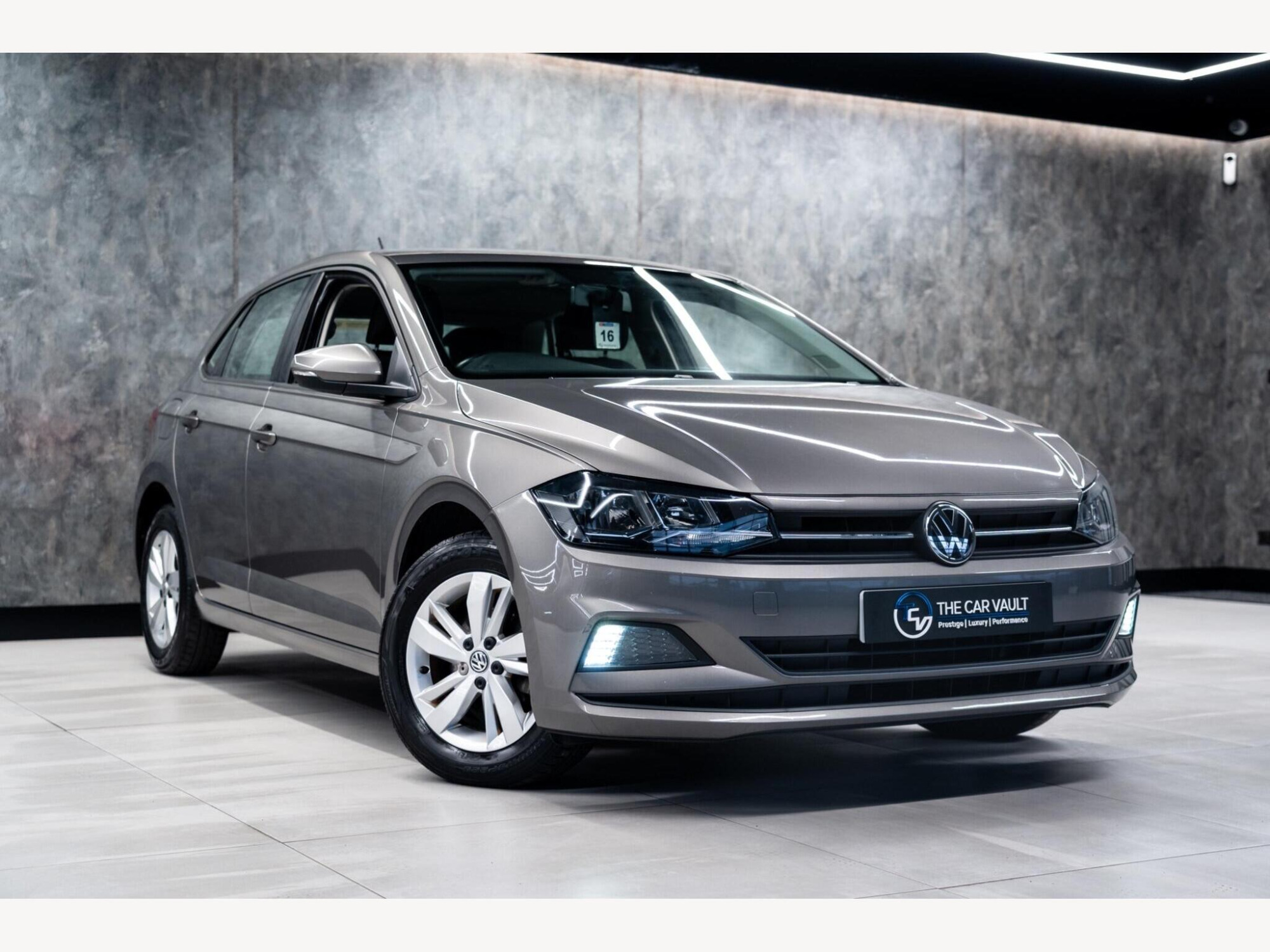 2019 Volkswagen Polo image 1