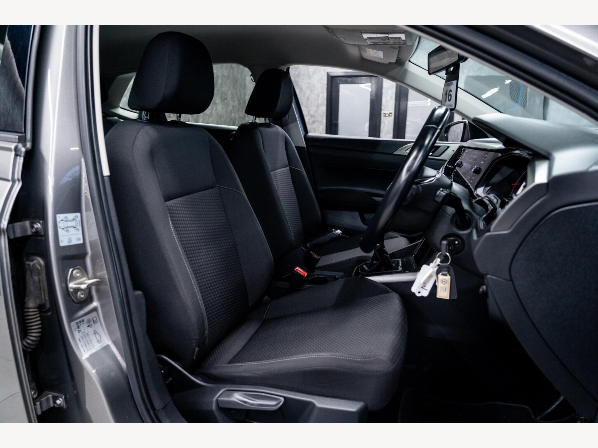 2019 Volkswagen Polo image 35