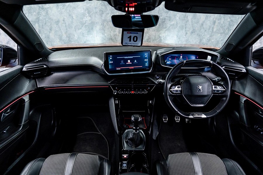 Peugeot 2008 photo 2