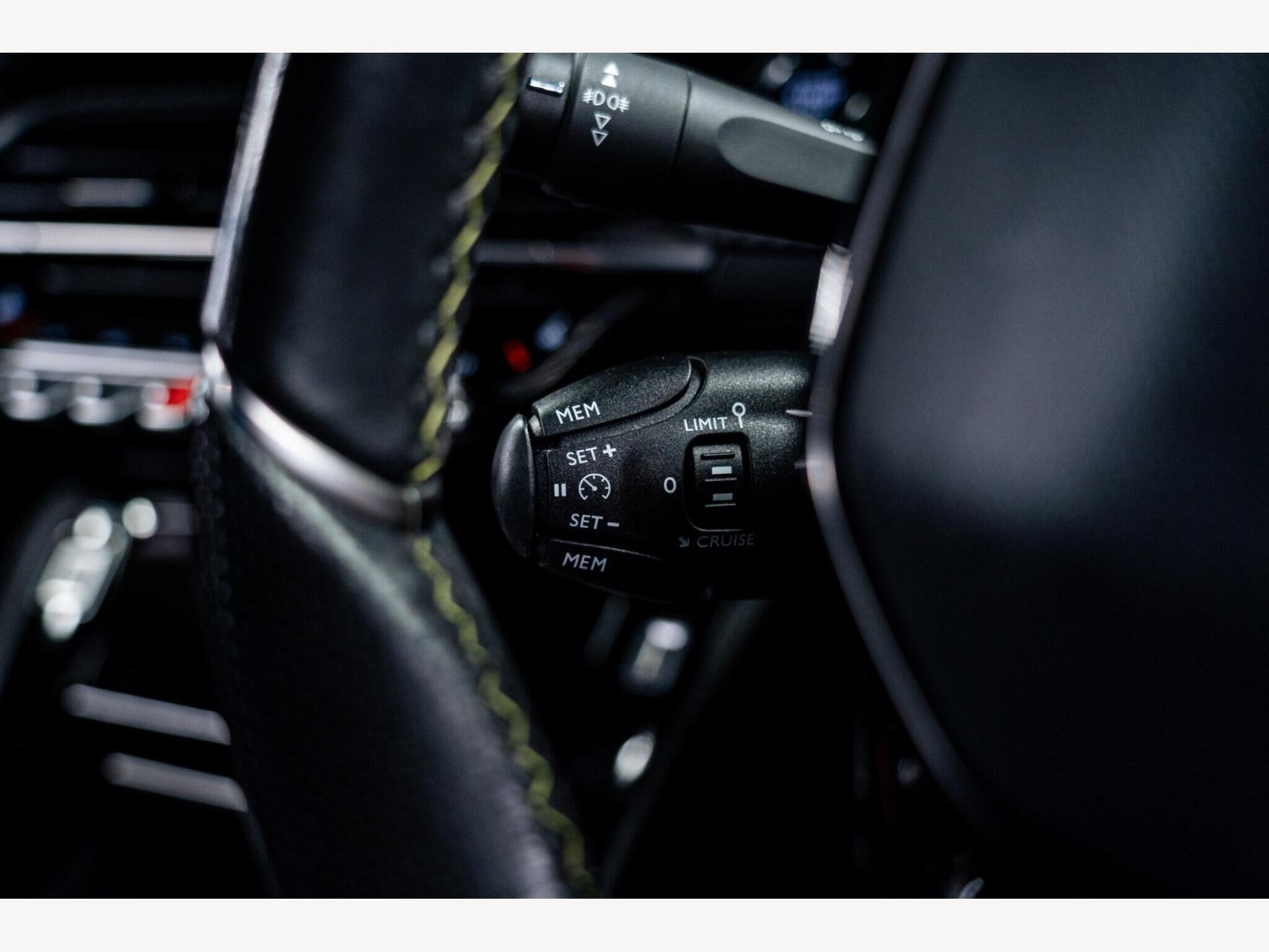 2020 Peugeot 2008 image 32
