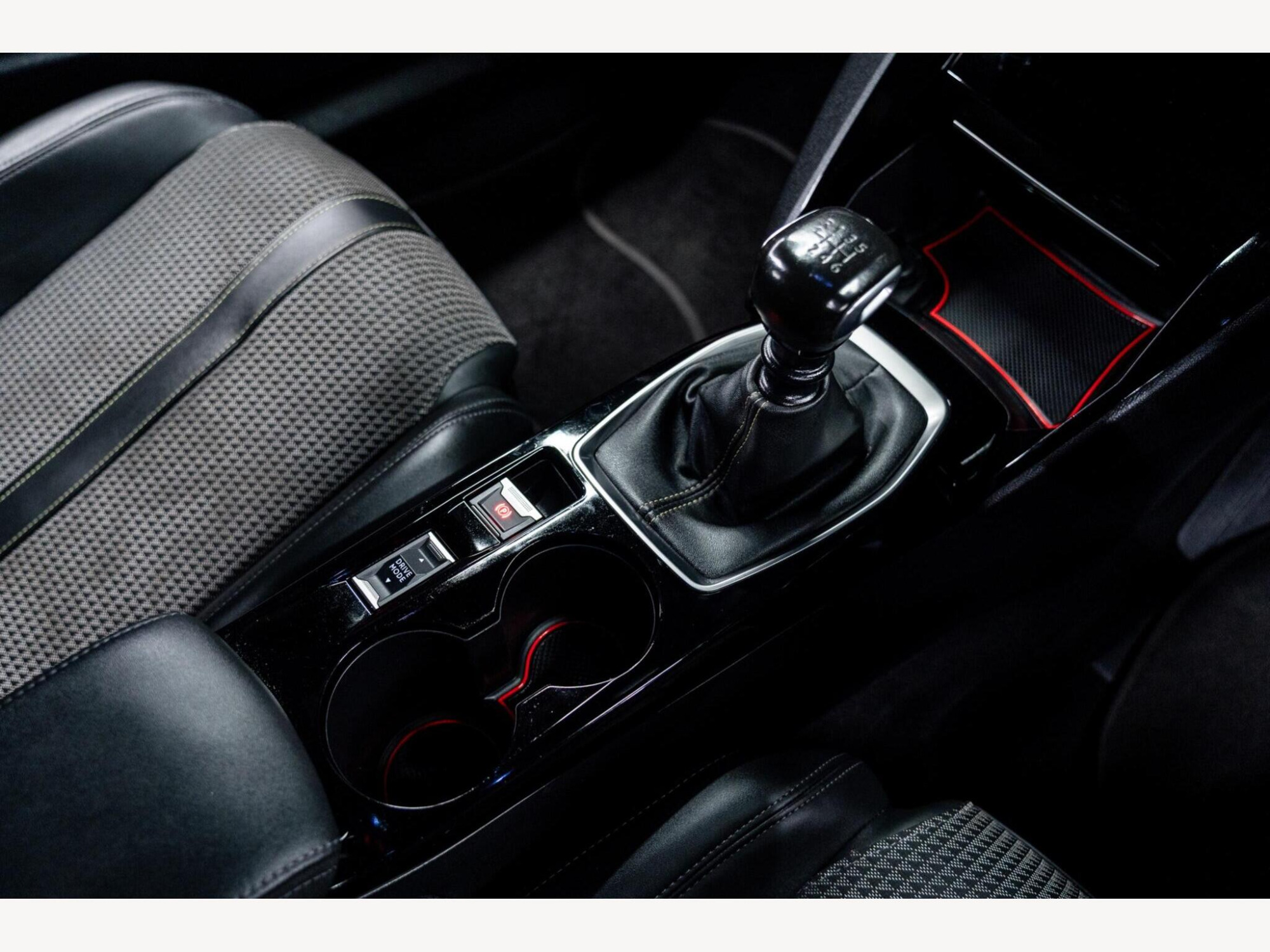 2020 Peugeot 2008 image 30
