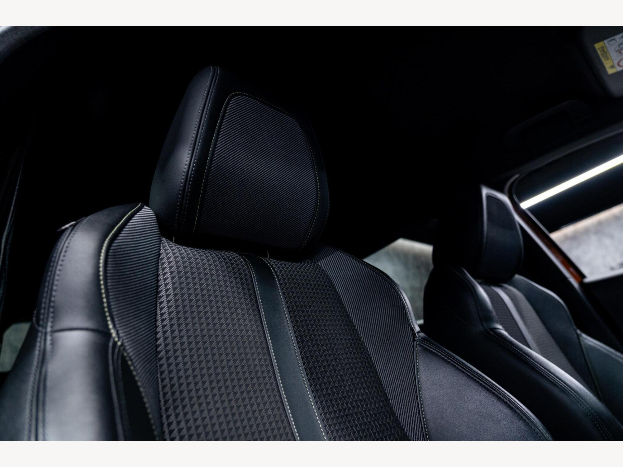 2020 Peugeot 2008 image 36