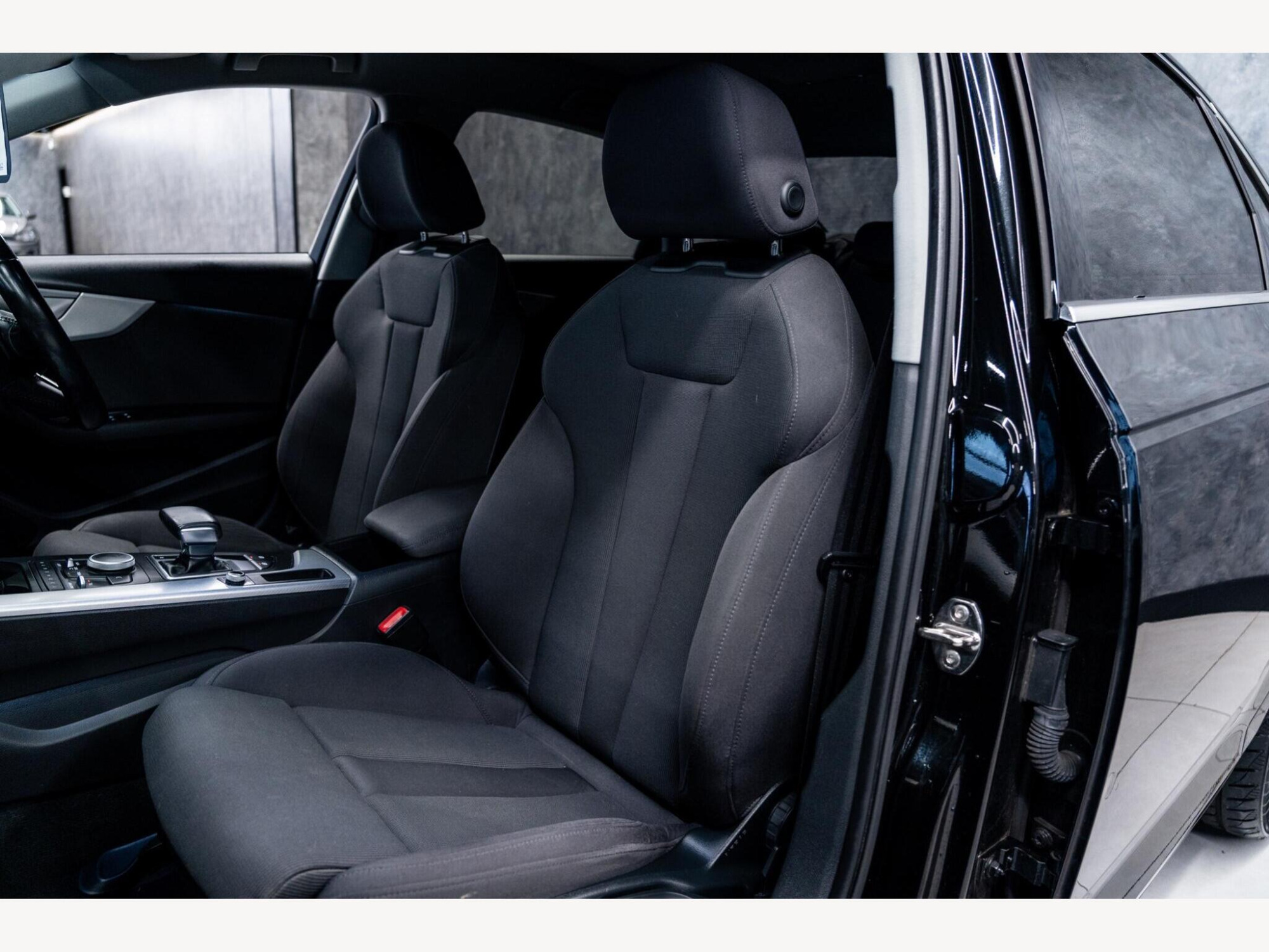 2017 Audi A4 image 37