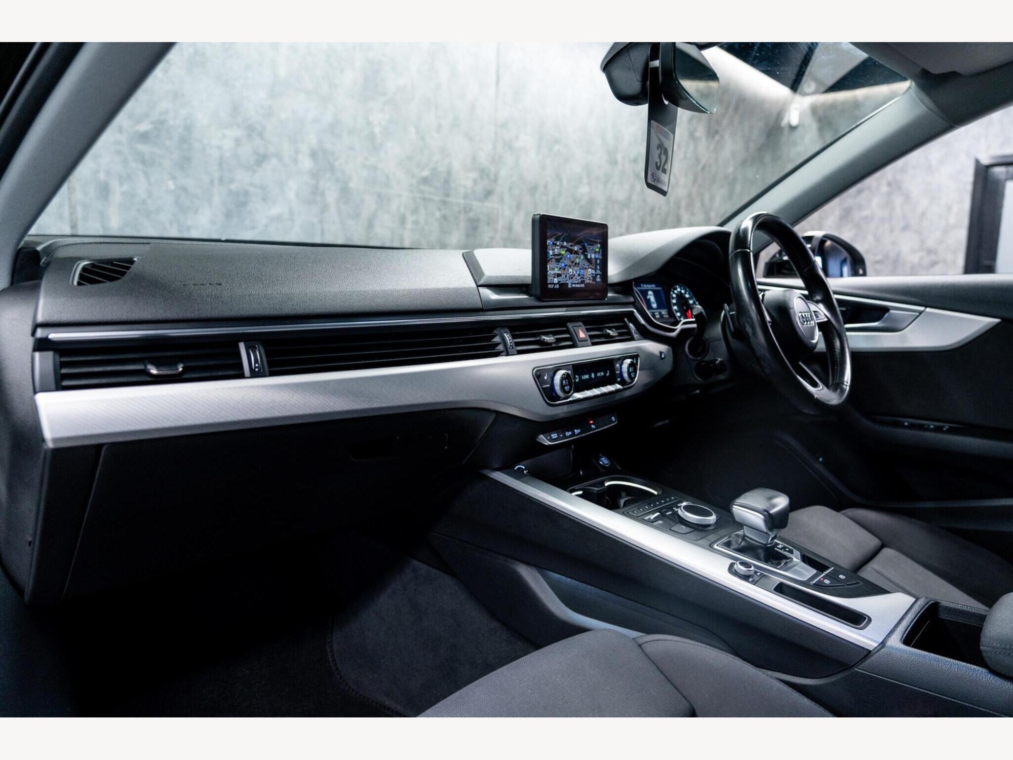 2017 Audi A4 image 33