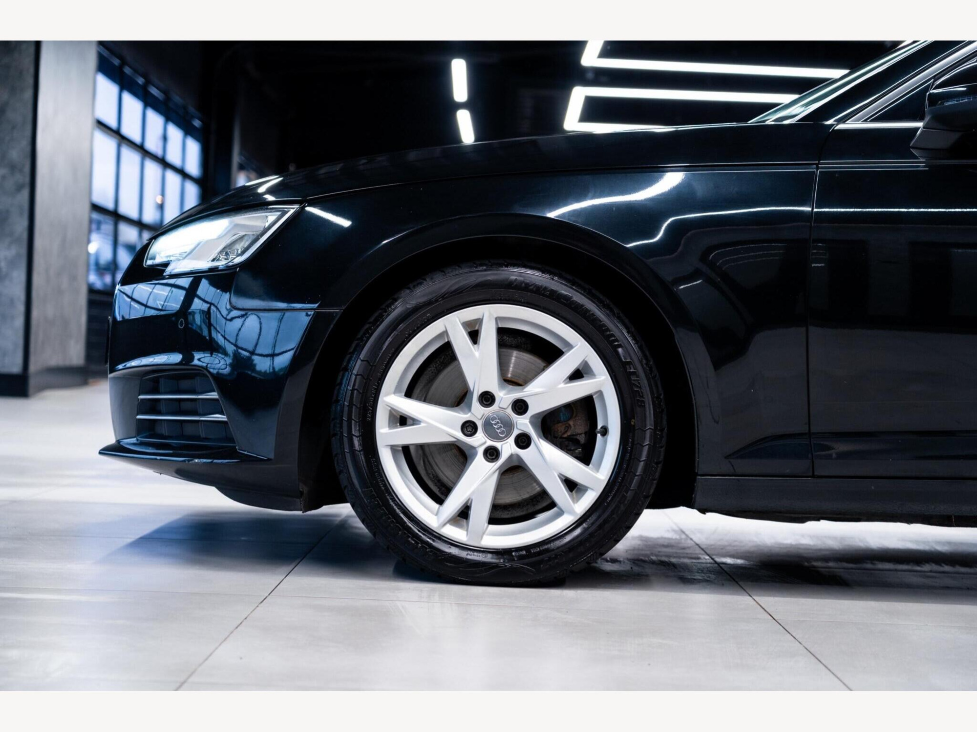 2017 Audi A4 image 13