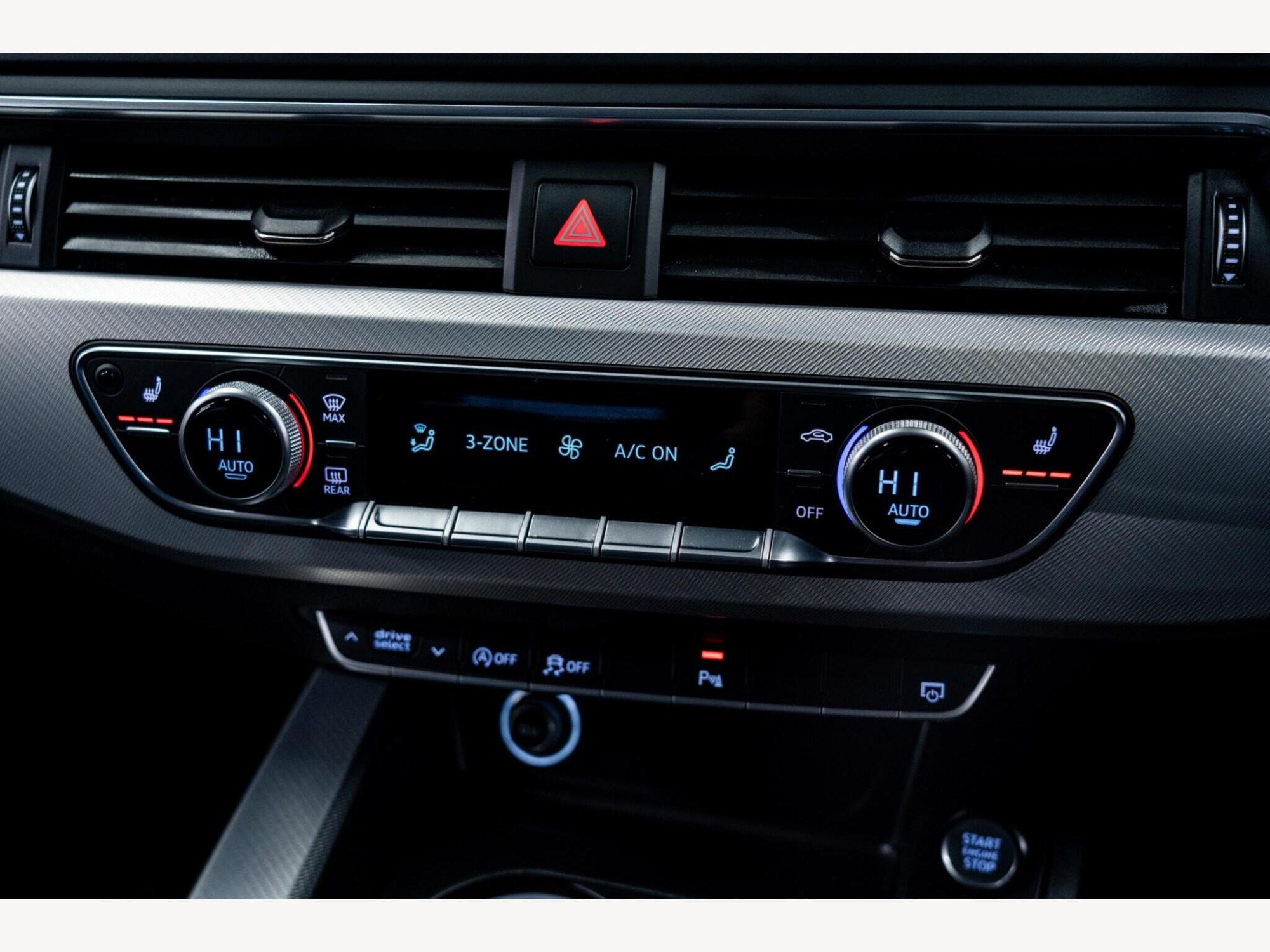 2017 Audi A4 image 30