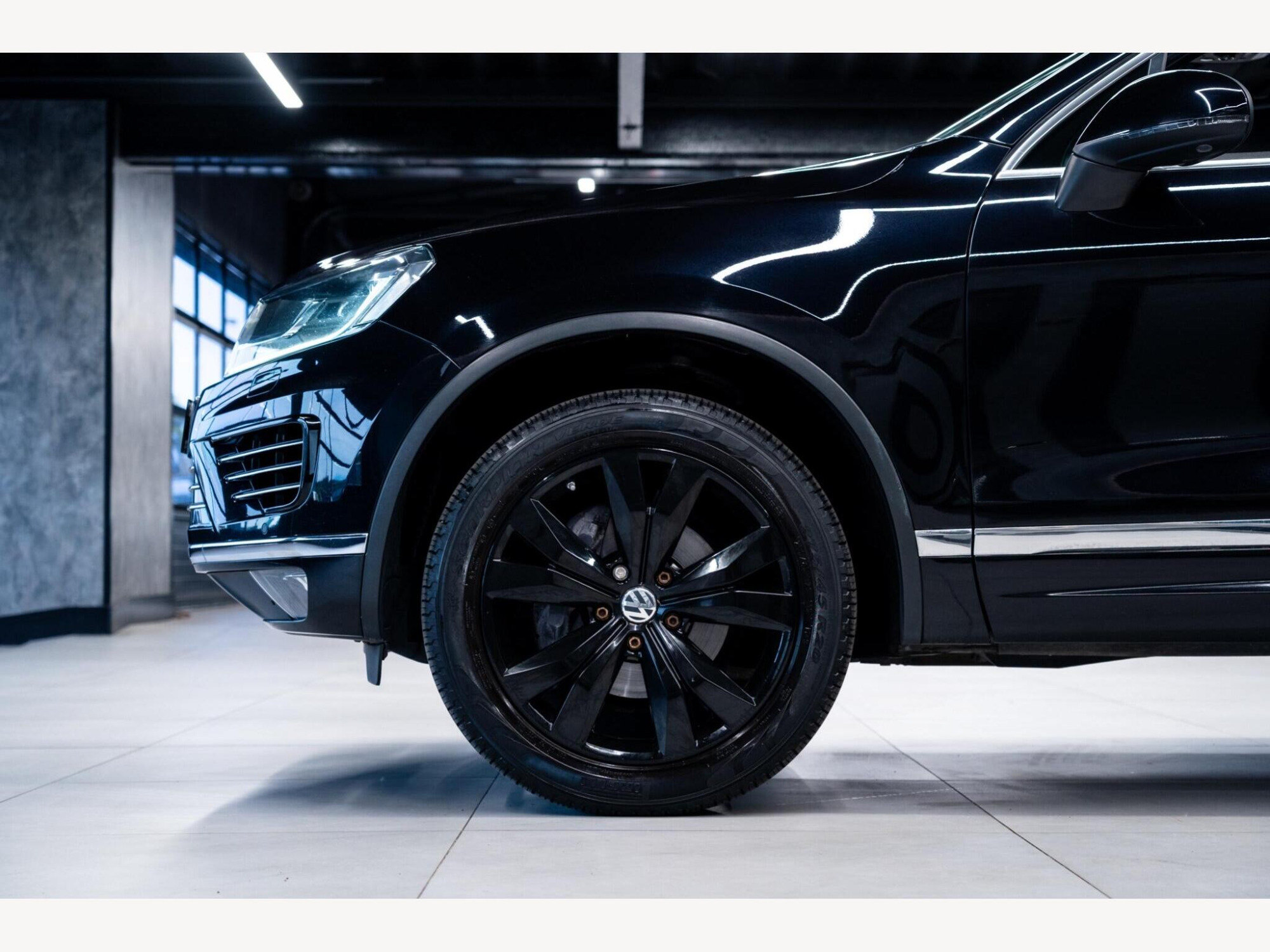 2016 Volkswagen Touareg image 15