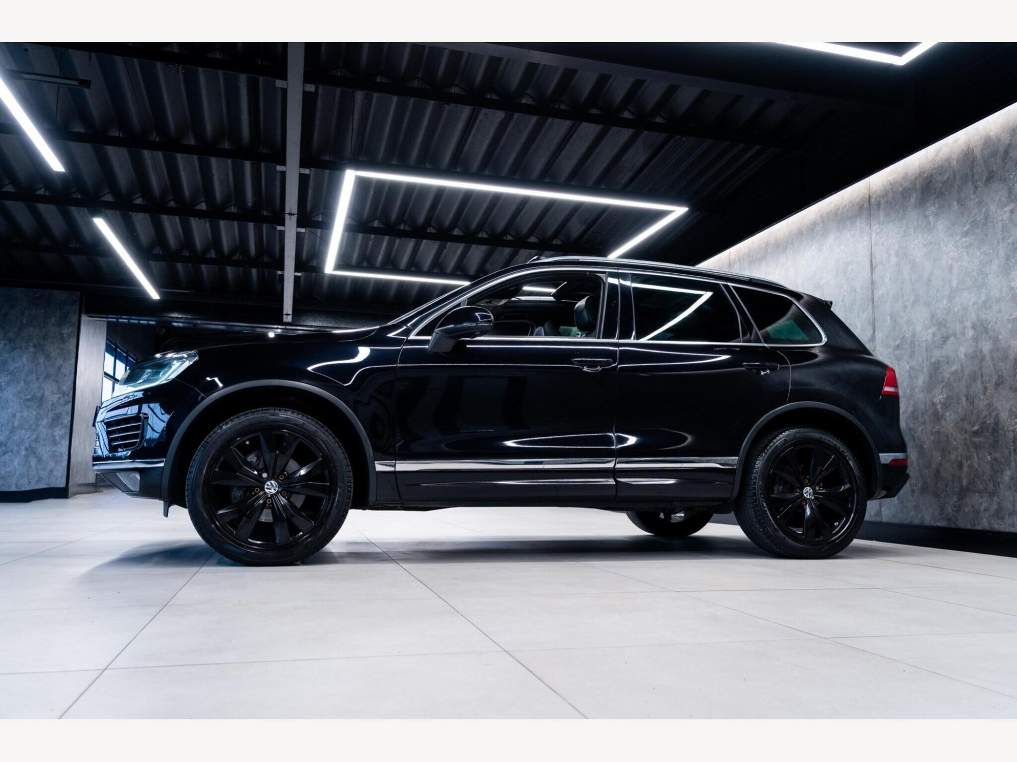 2016 Volkswagen Touareg image 9