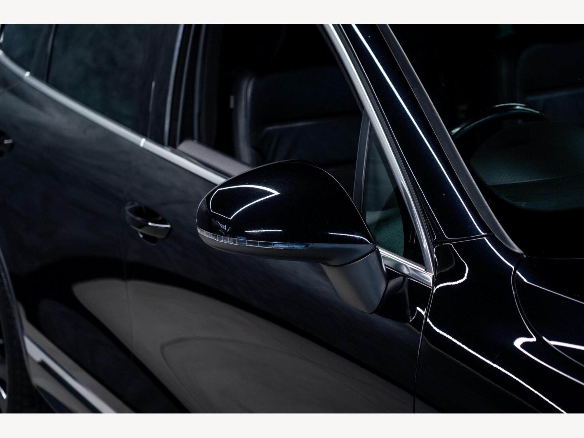2016 Volkswagen Touareg image 11