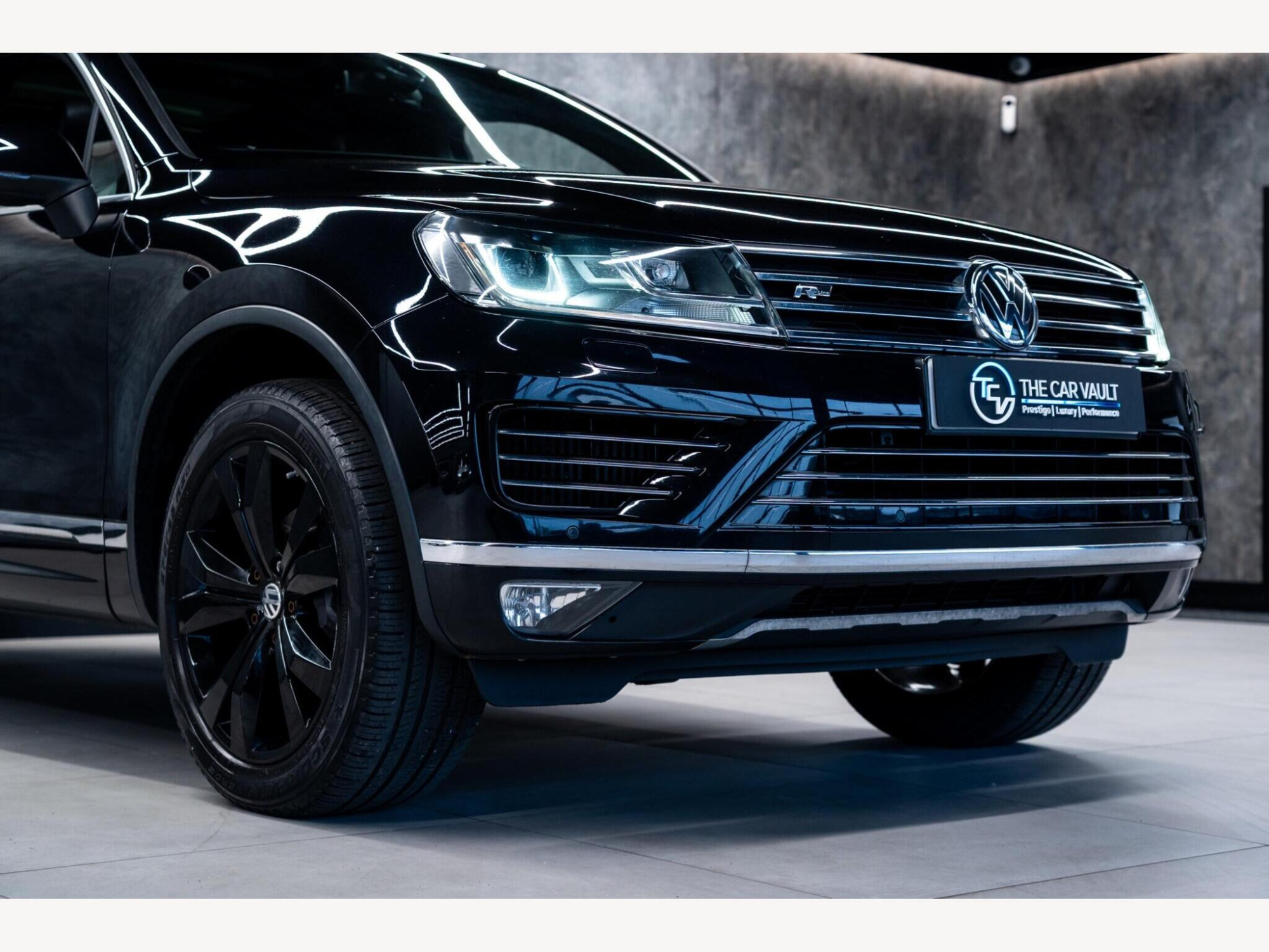 2016 Volkswagen Touareg image 10