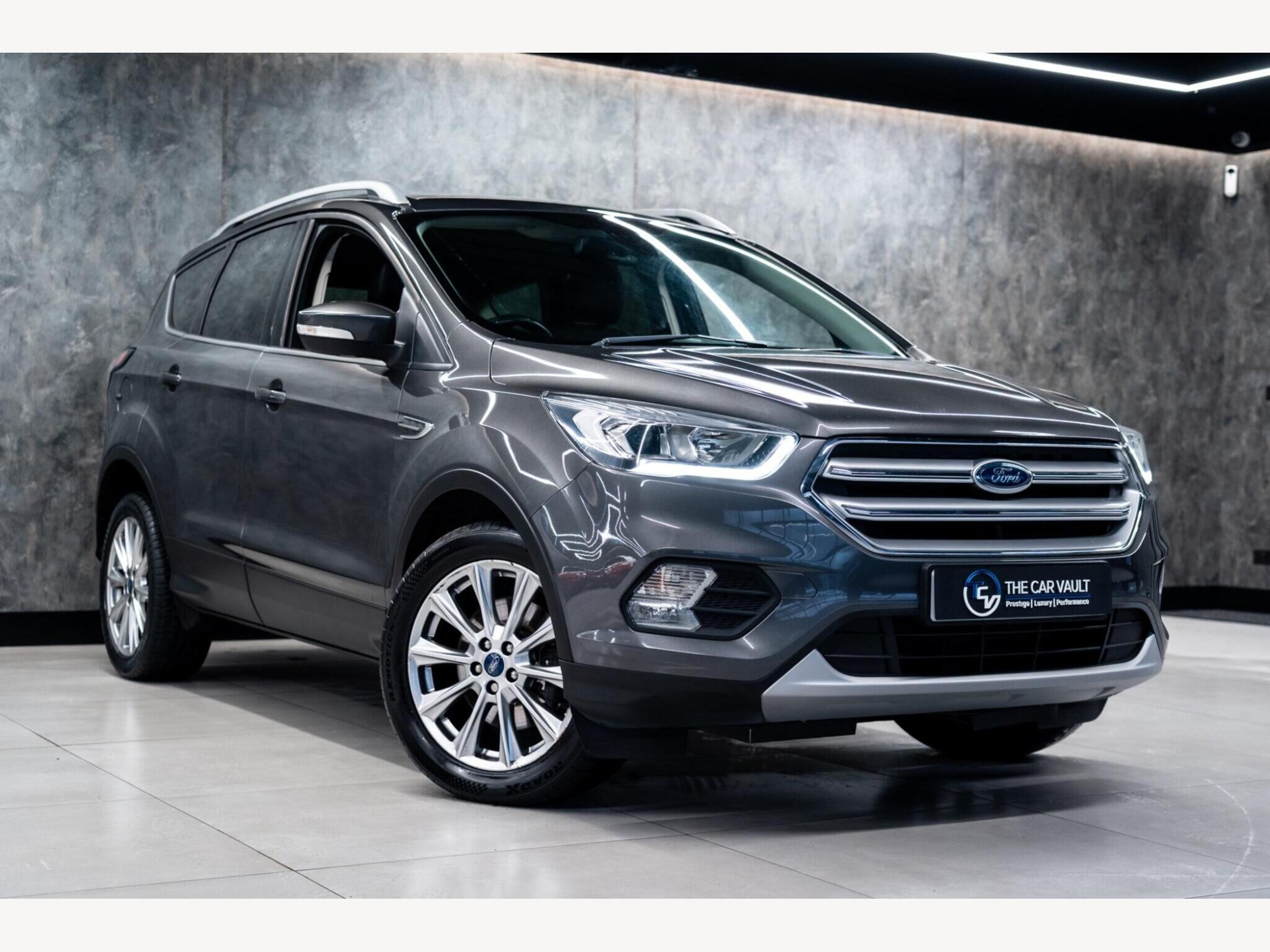 2019 Ford Kuga image 1