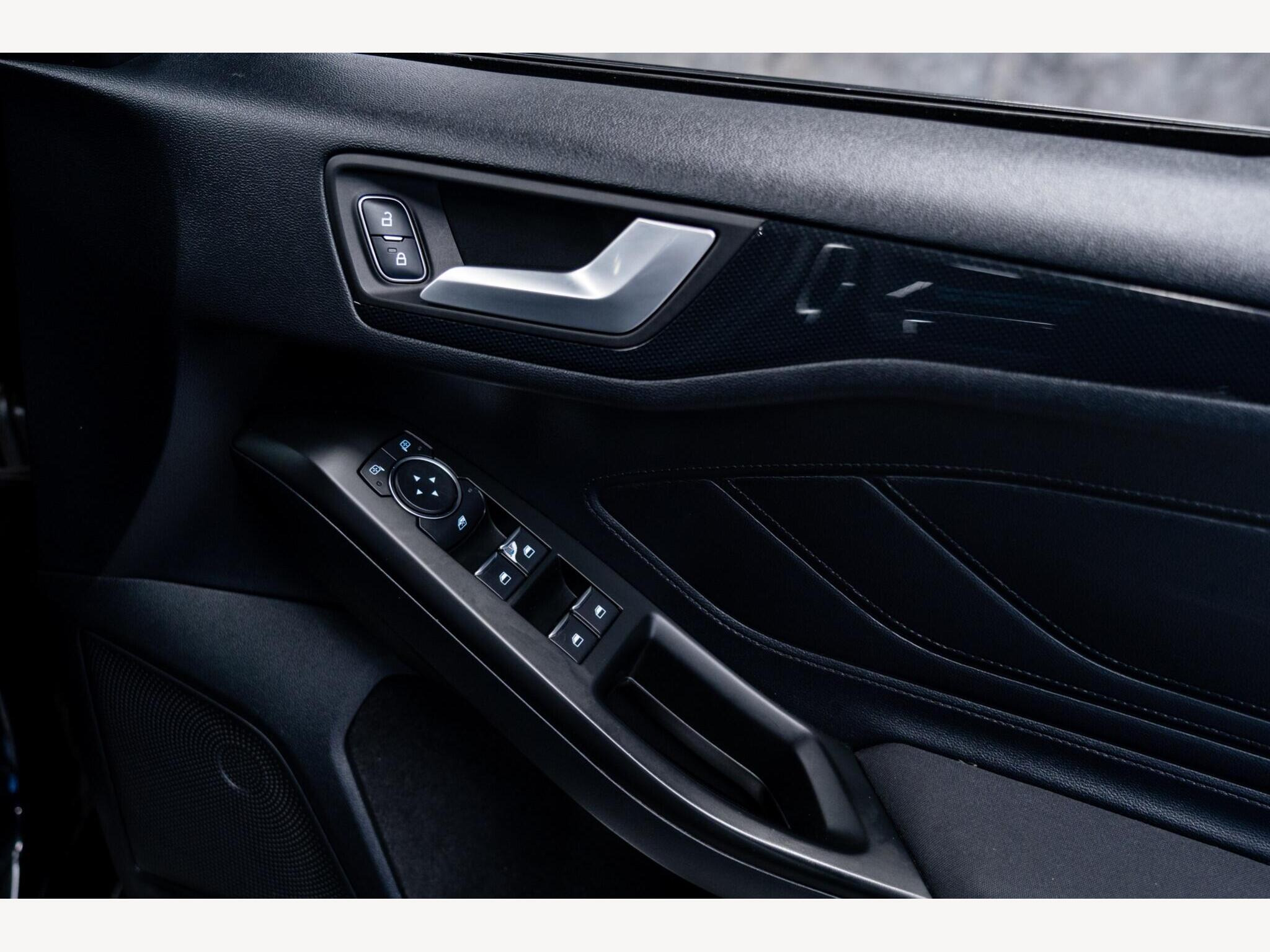 2019 Ford Focus image 28